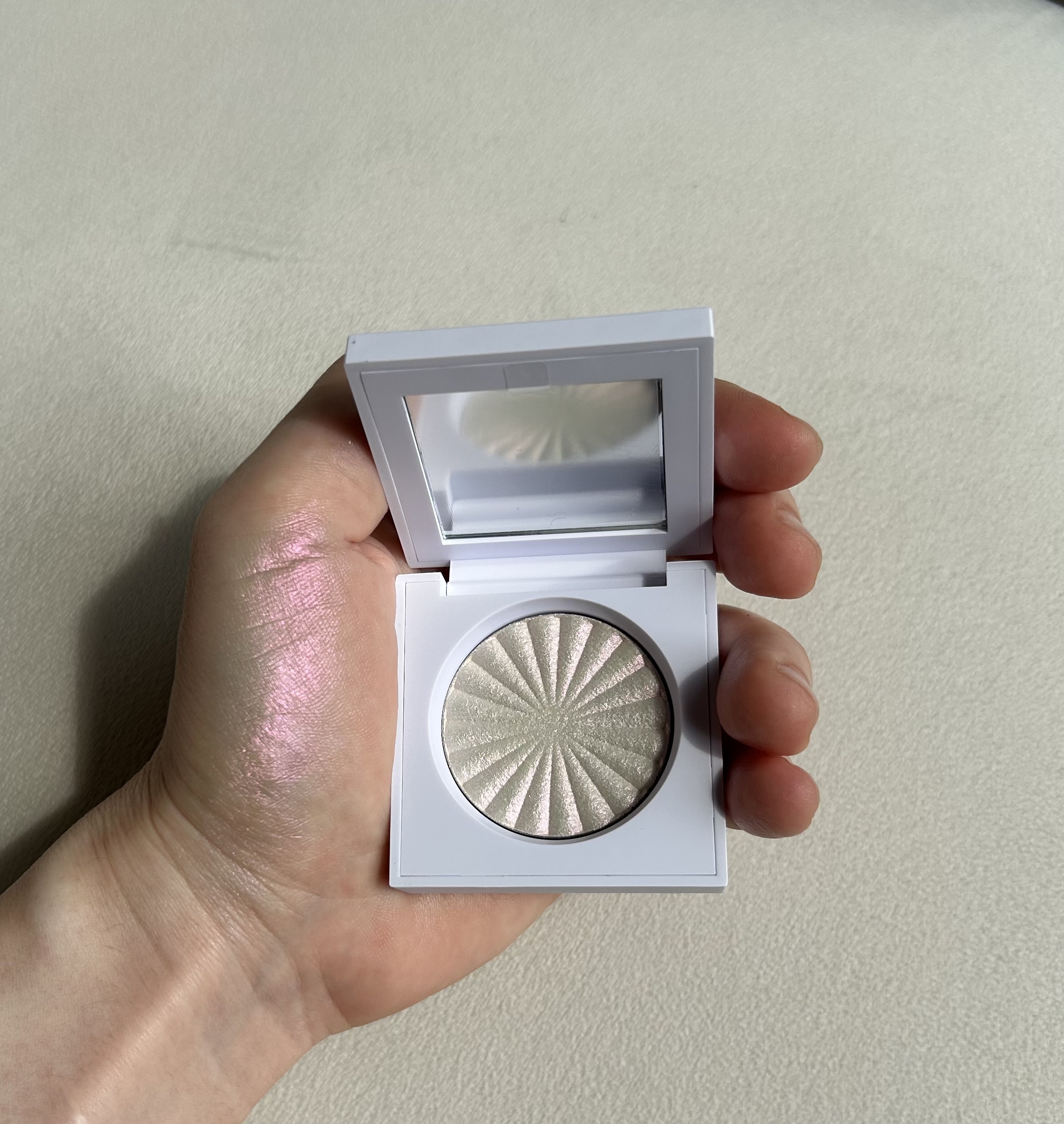 OFRA mini Highlighter/Ofra Cosmetics/パウダーハイライトを使ったクチコミ（3枚目）