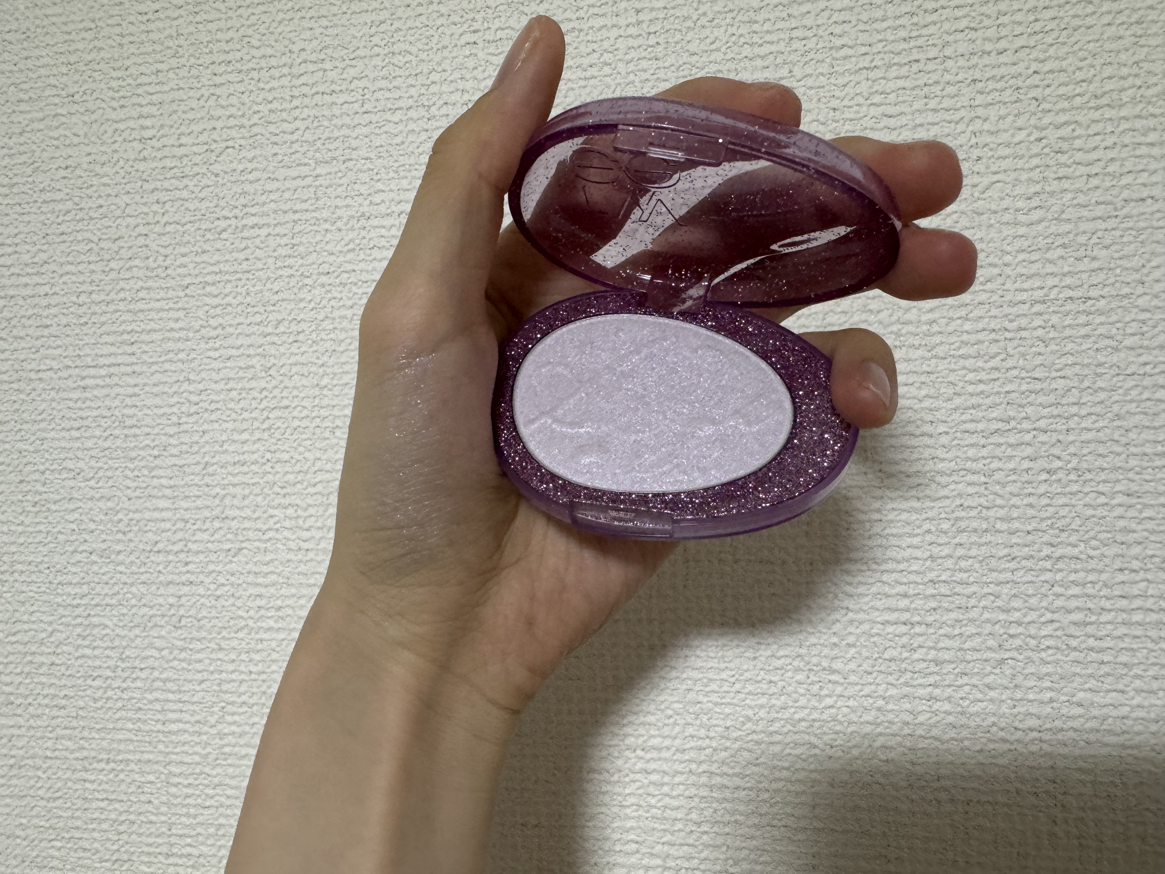 フィー グリッツストーンハイライター/fwee/パウダーハイライトを使ったクチコミ（2枚目）