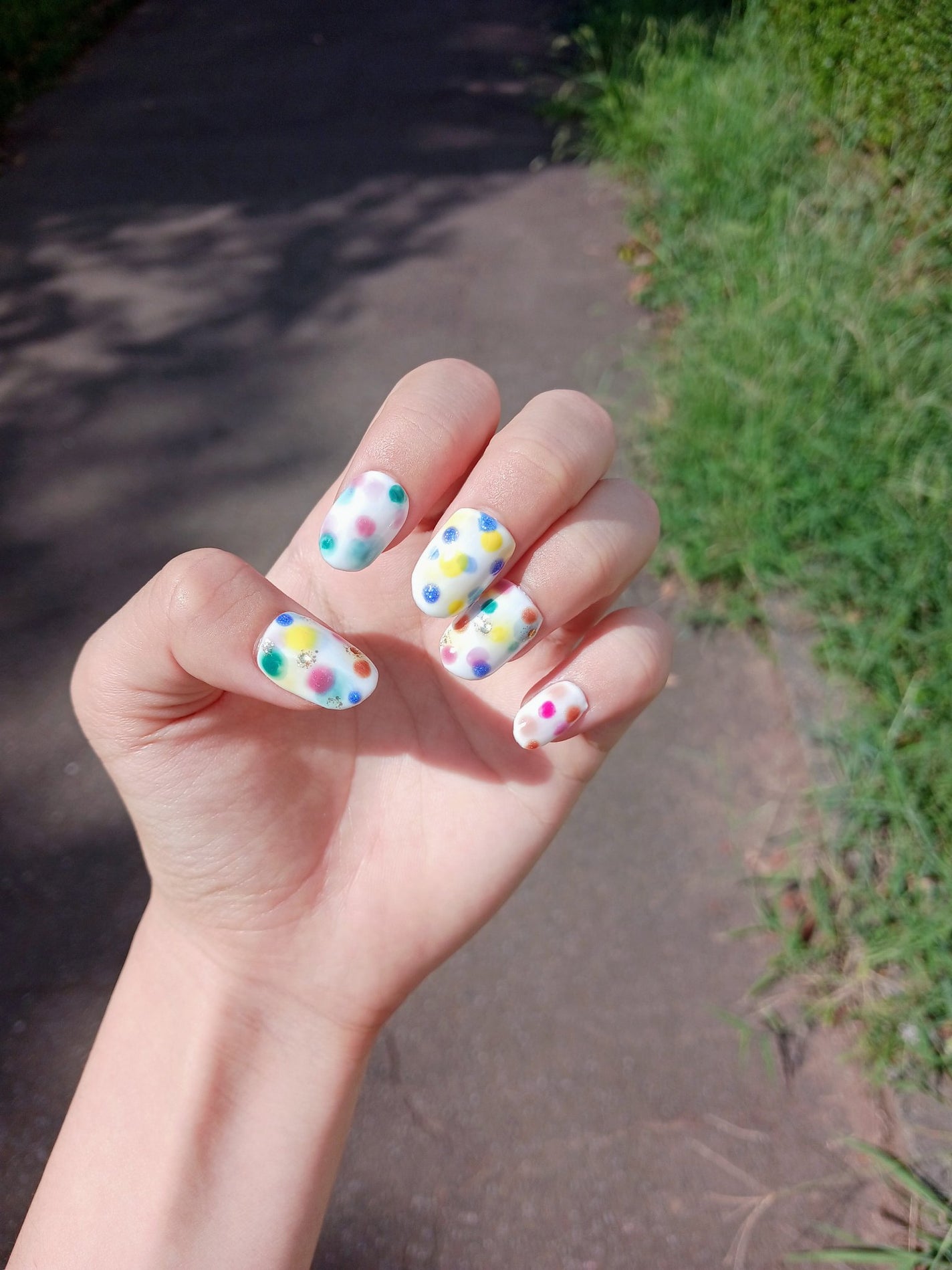 rikonikopooh フォロバ on LIPS 「🍇🍋🍊🍒🍍🍏🫐#ドットネイル#marblenails#ポップネ..」(1枚目)