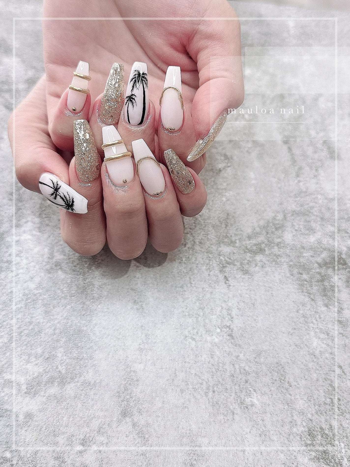 mauloa_nail on LIPS 「・ヤシの木ネイル🌴・・・・・#乳白色#ネイルデザイン#クリ..」(1枚目)