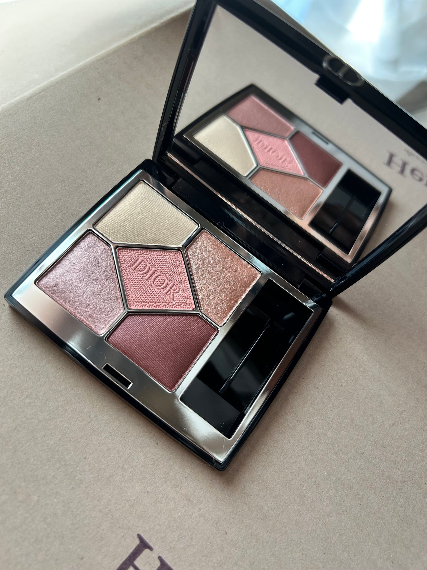 ディオールショウ サンク クルール/Dior/アイシャドウを使ったクチコミ(1枚目)