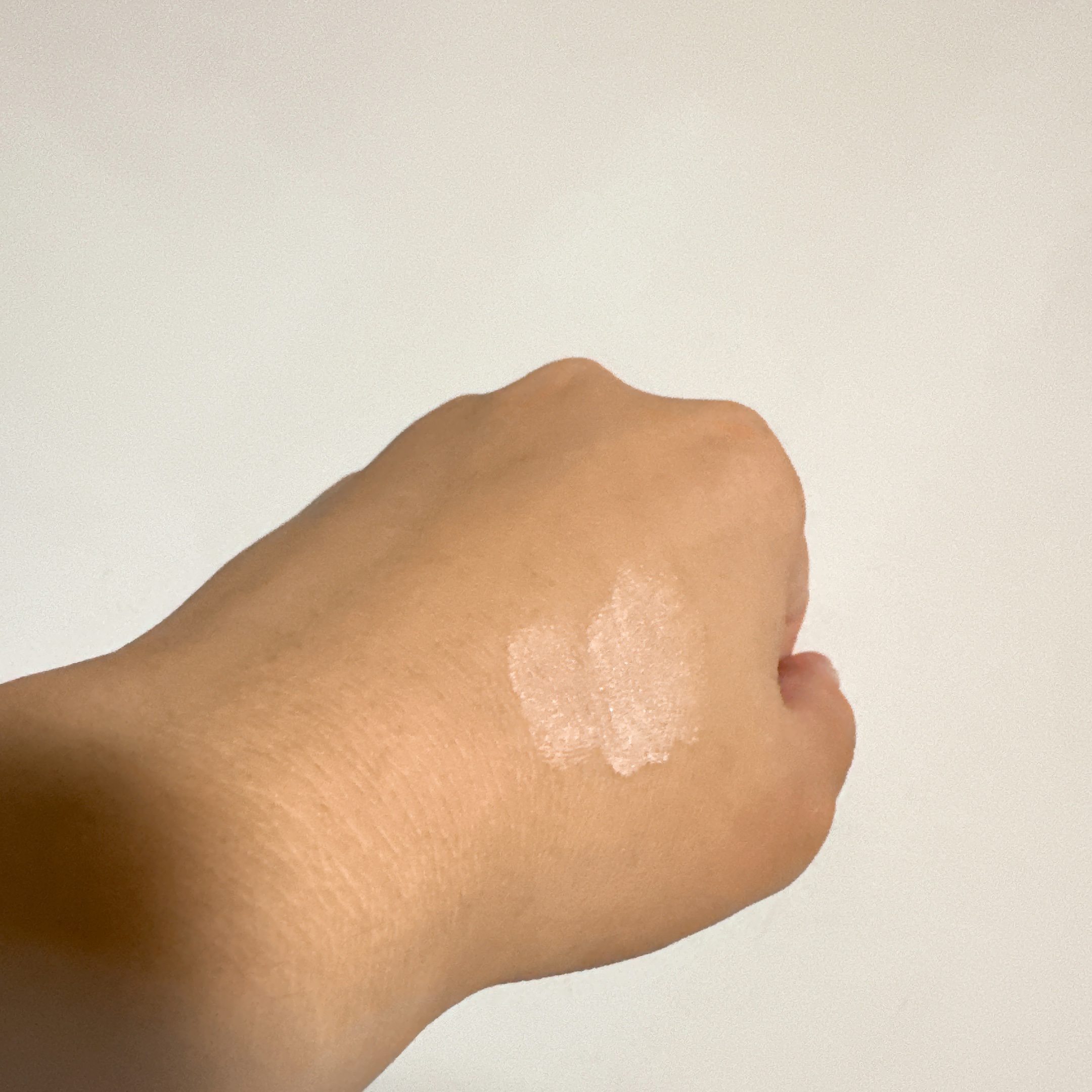 デューイーメッシュファンデーション/ASUNE /クッションファンデーションを使ったクチコミ（3枚目）