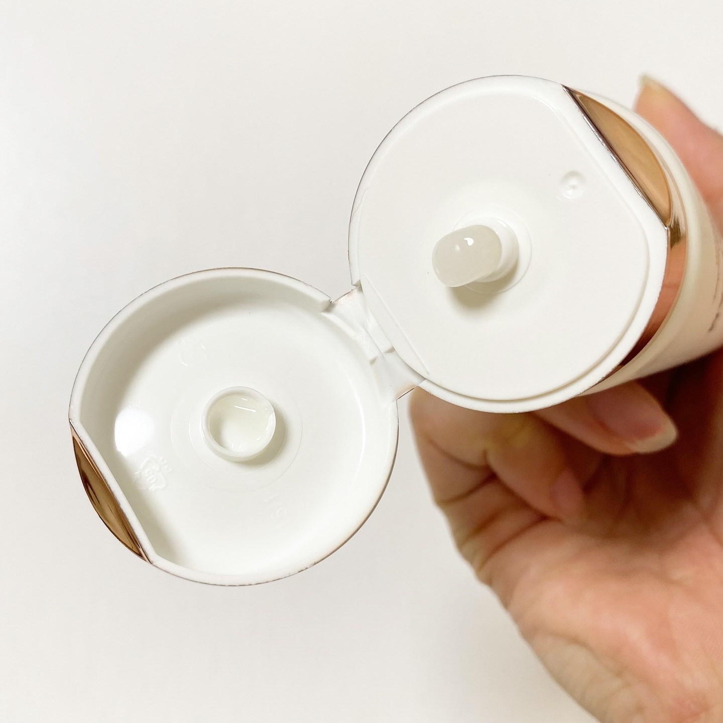 ホワイトニング ボディ&フェイスジェルクリーム【医薬部外品】/Mother&Daughter/フェイスクリームを使ったクチコミ（2枚目）