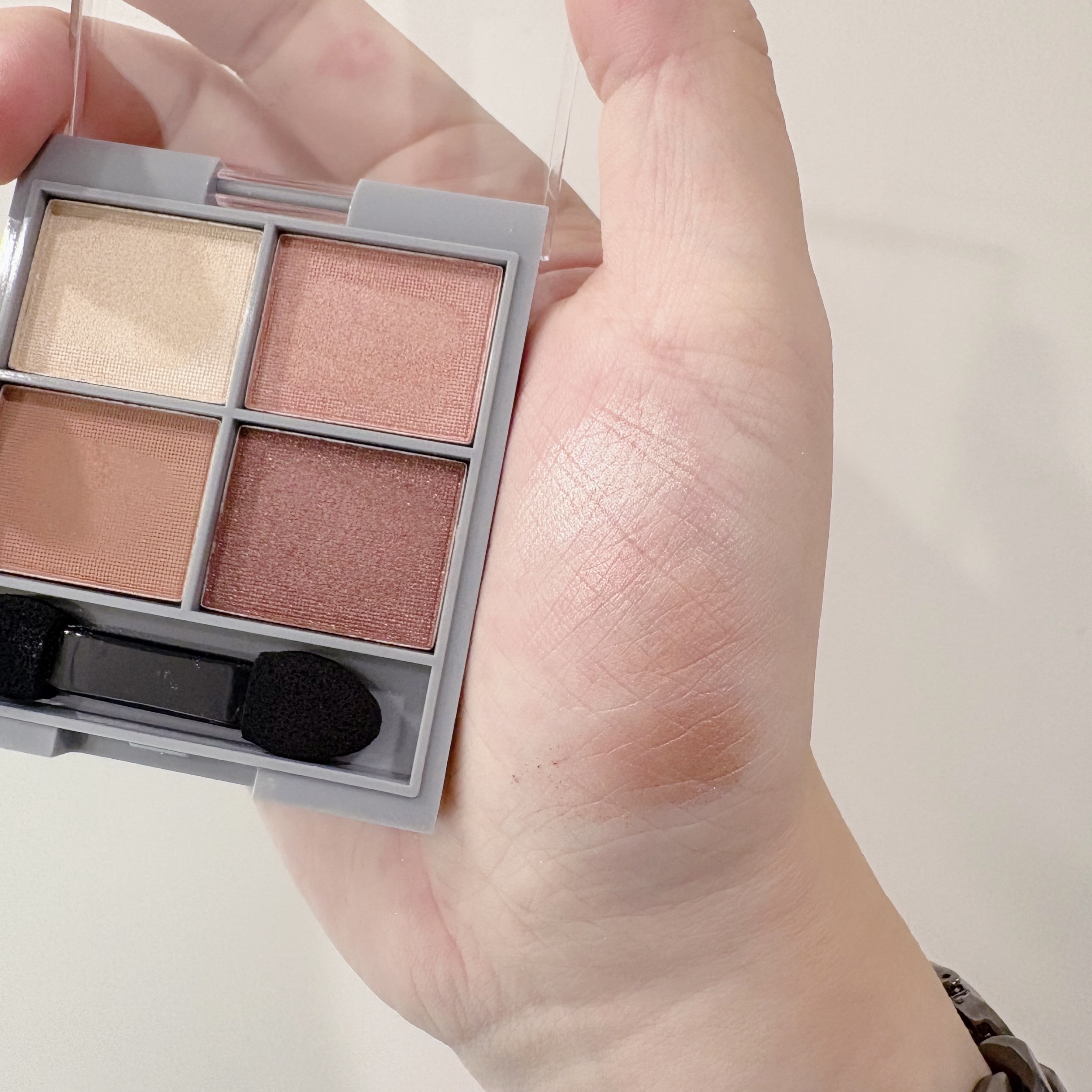 &. アイシャドウパレット ピンクモーヴ/DAISO/アイシャドウパレットを使ったクチコミ（3枚目）