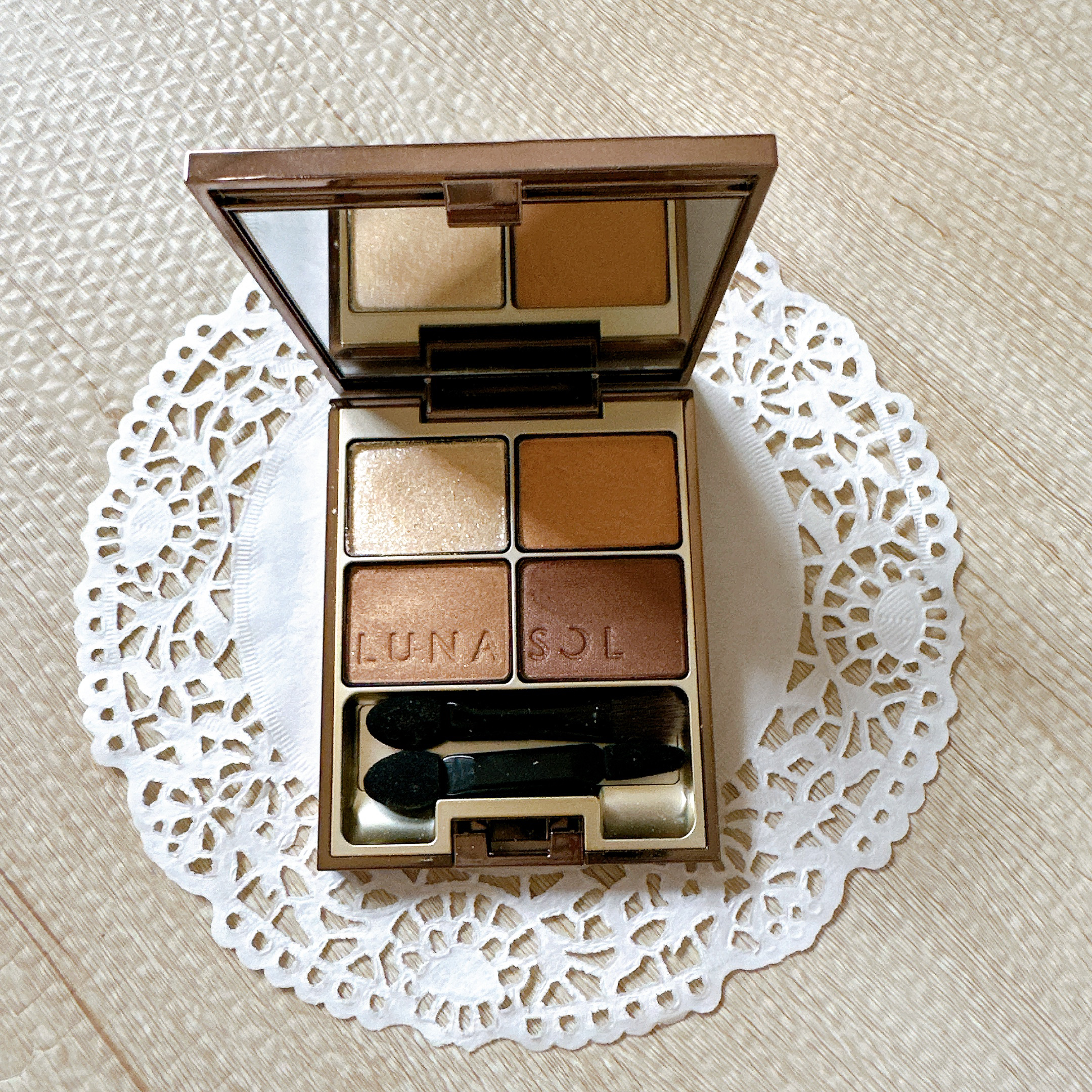 スキンモデリングアイズ/LUNASOL/アイシャドウパレットを使ったクチコミ（3枚目）