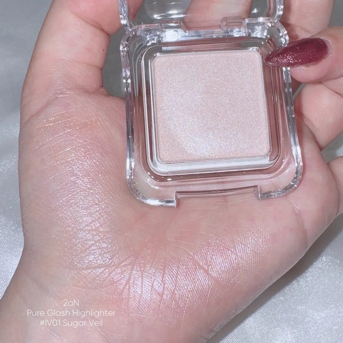 
最近のハイライトは気づいたら
2aNの新色手に取ってる！

とにかく透明感ある
潤うような艶がかわいすぎる。

イエベブルベ関係なく使いやすい
甘めアイボリーカラーもドツボ👼🏻🤍 

#gifted #2aN #韓国コスメ #ラブバ