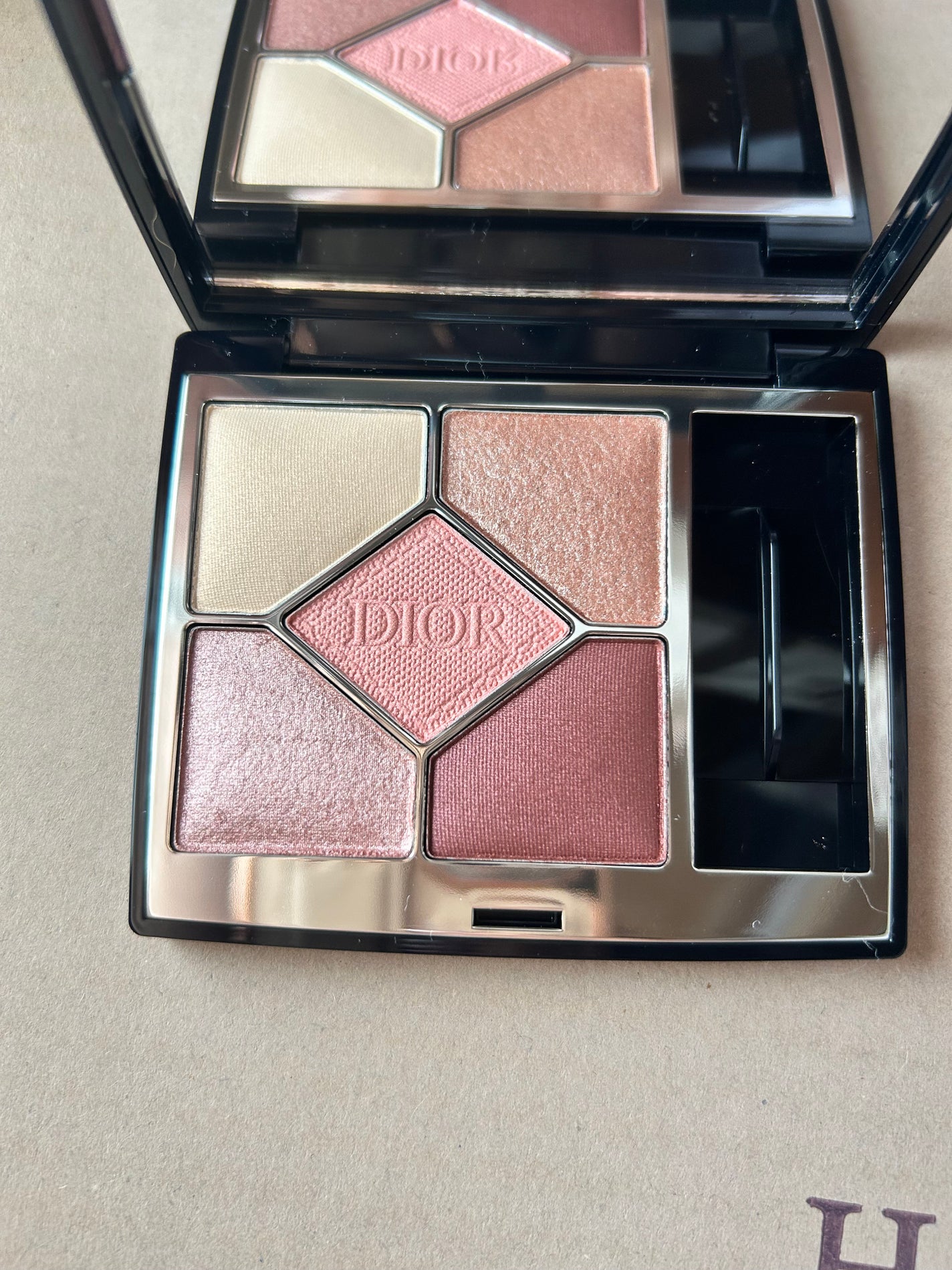 ディオールショウ サンク クルール/Dior/アイシャドウを使ったクチコミ(3枚目)