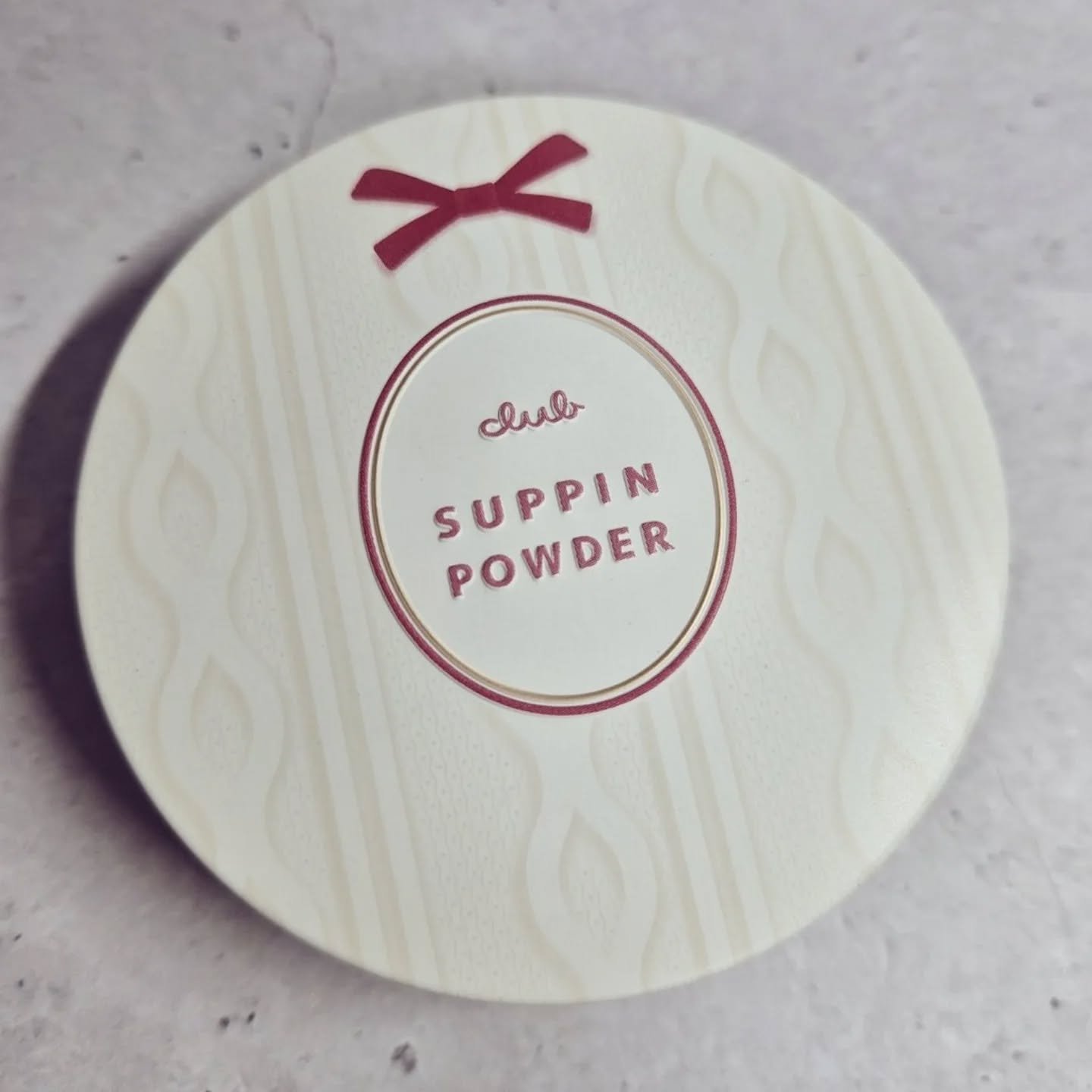 すっぴんパウダー ウォームグロウ フルールハニーの香り/クラブ/プレストパウダーを使ったクチコミ（1枚目）