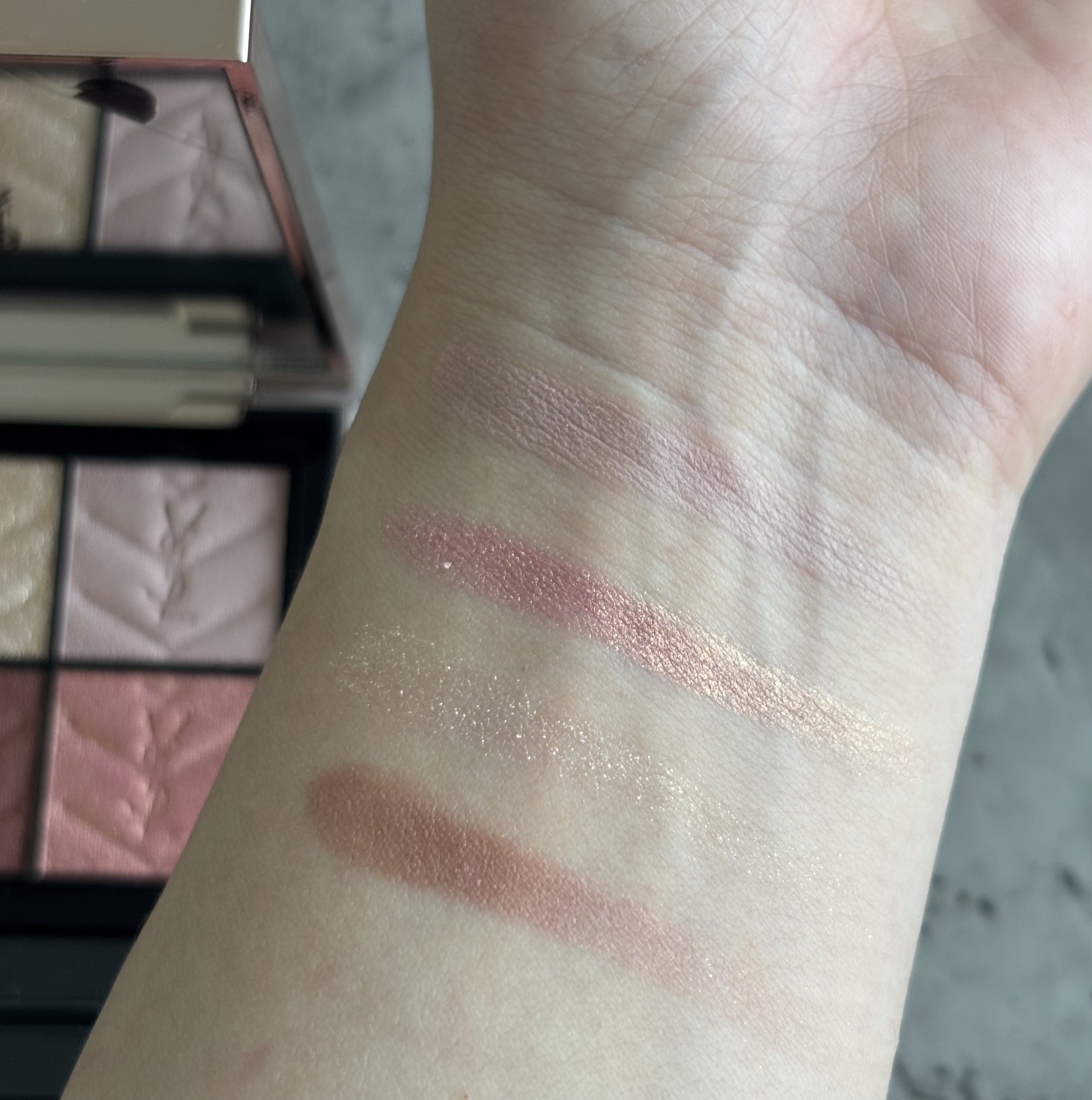 クチュール ミニ クラッチ/YVES SAINT LAURENT BEAUTE/アイシャドウパレットを使ったクチコミ（3枚目）