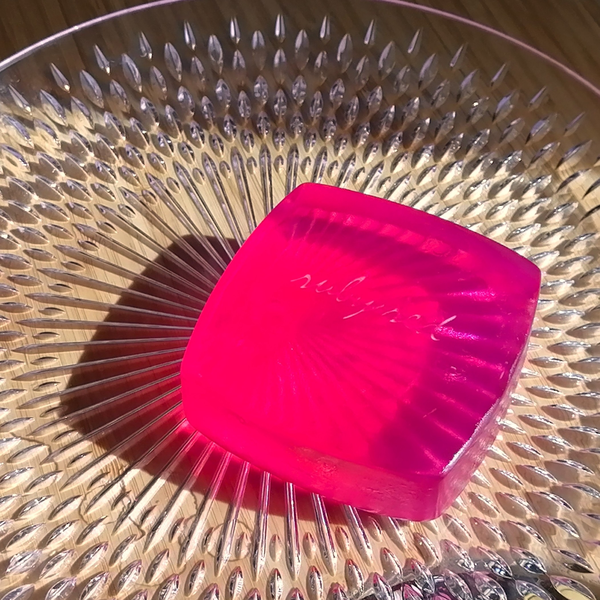 ホネケーキ(ルビーレッド)/SHISEIDO/洗顔石鹸を使ったクチコミ（1枚目）