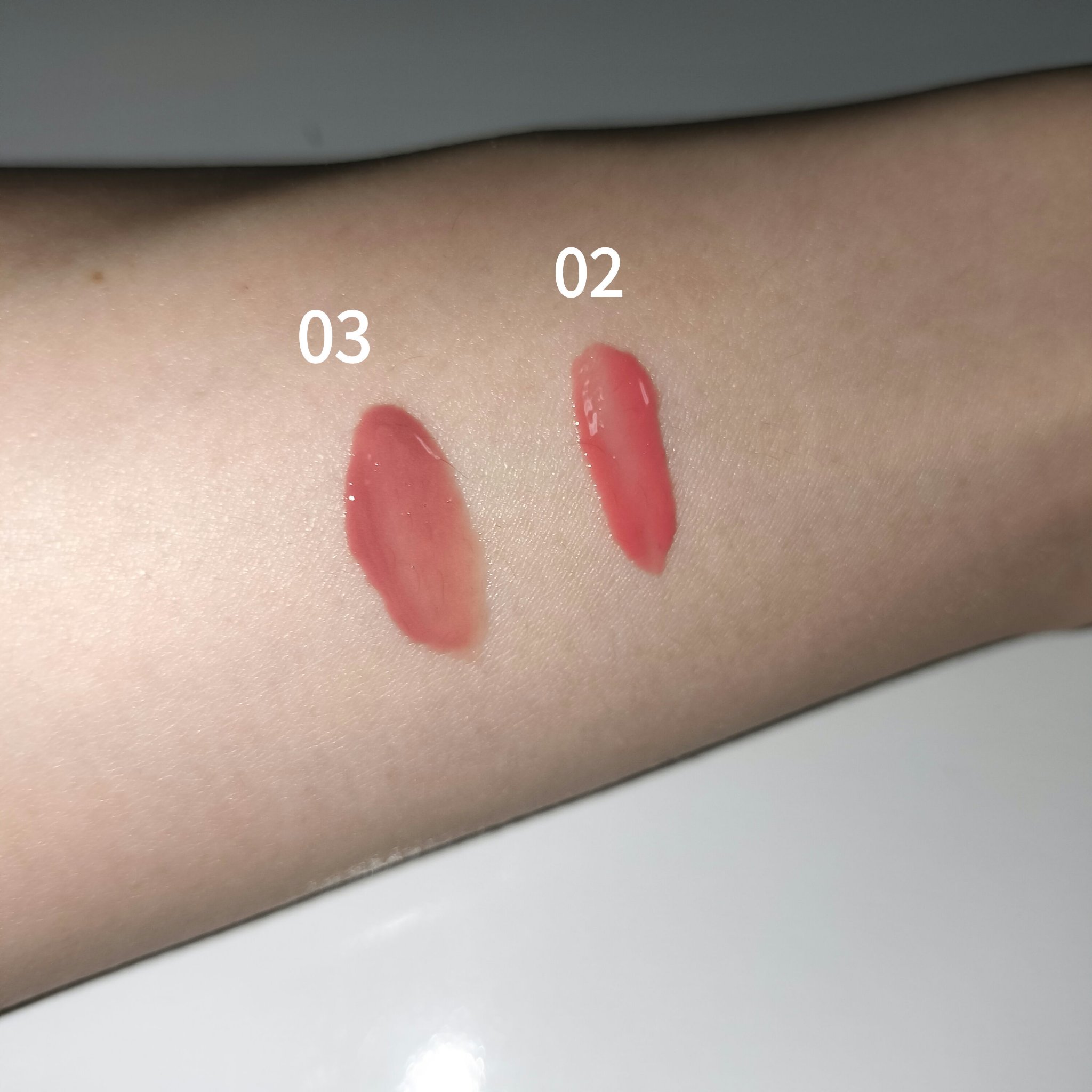 フィー 3Dボリューミングティント 03 ウィデューアウト/fwee/リップティントを使ったクチコミ（2枚目）