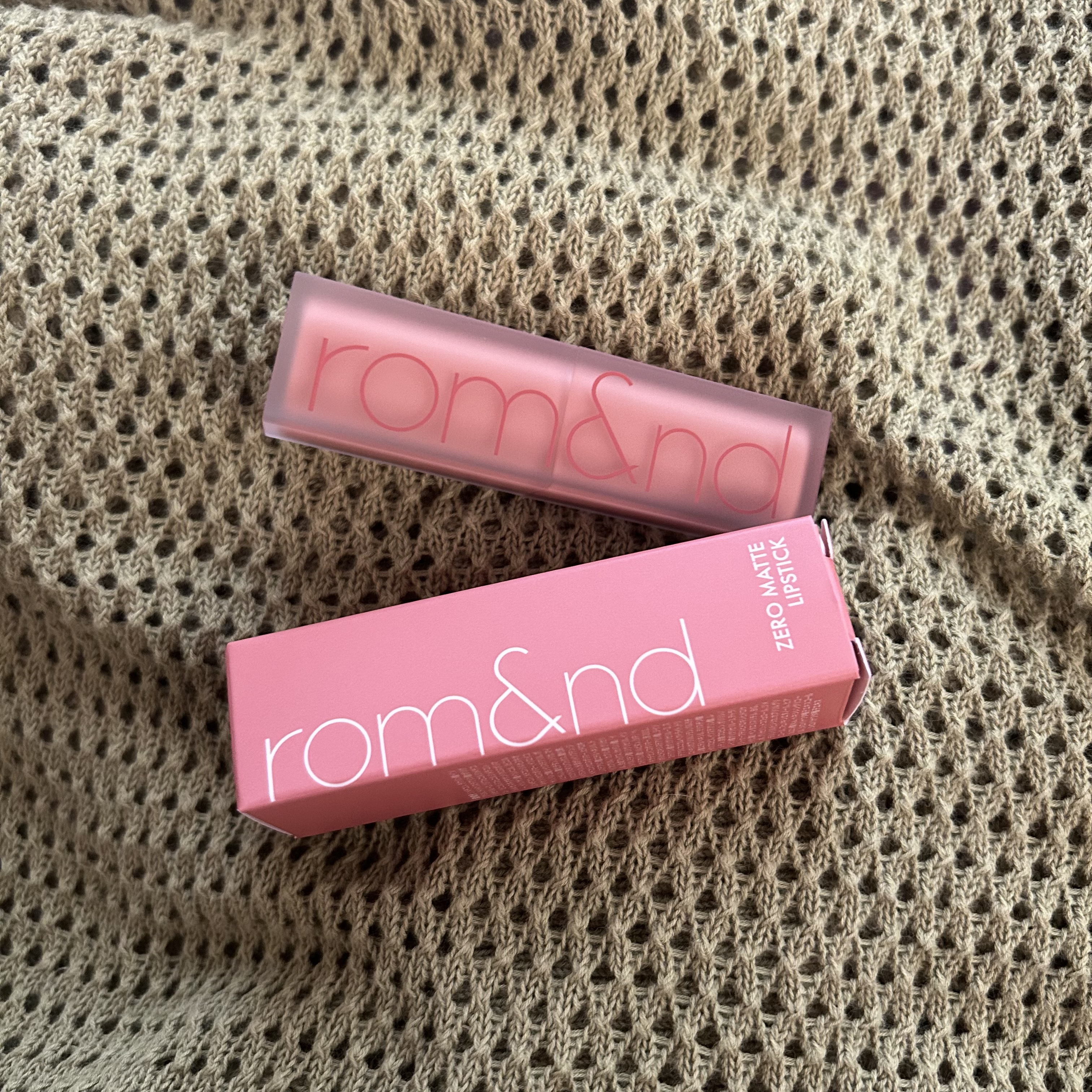 ゼロマットリップスティック 23 ラディーヌード(Ruddy Nude)/rom&nd/口紅を使ったクチコミ（1枚目）