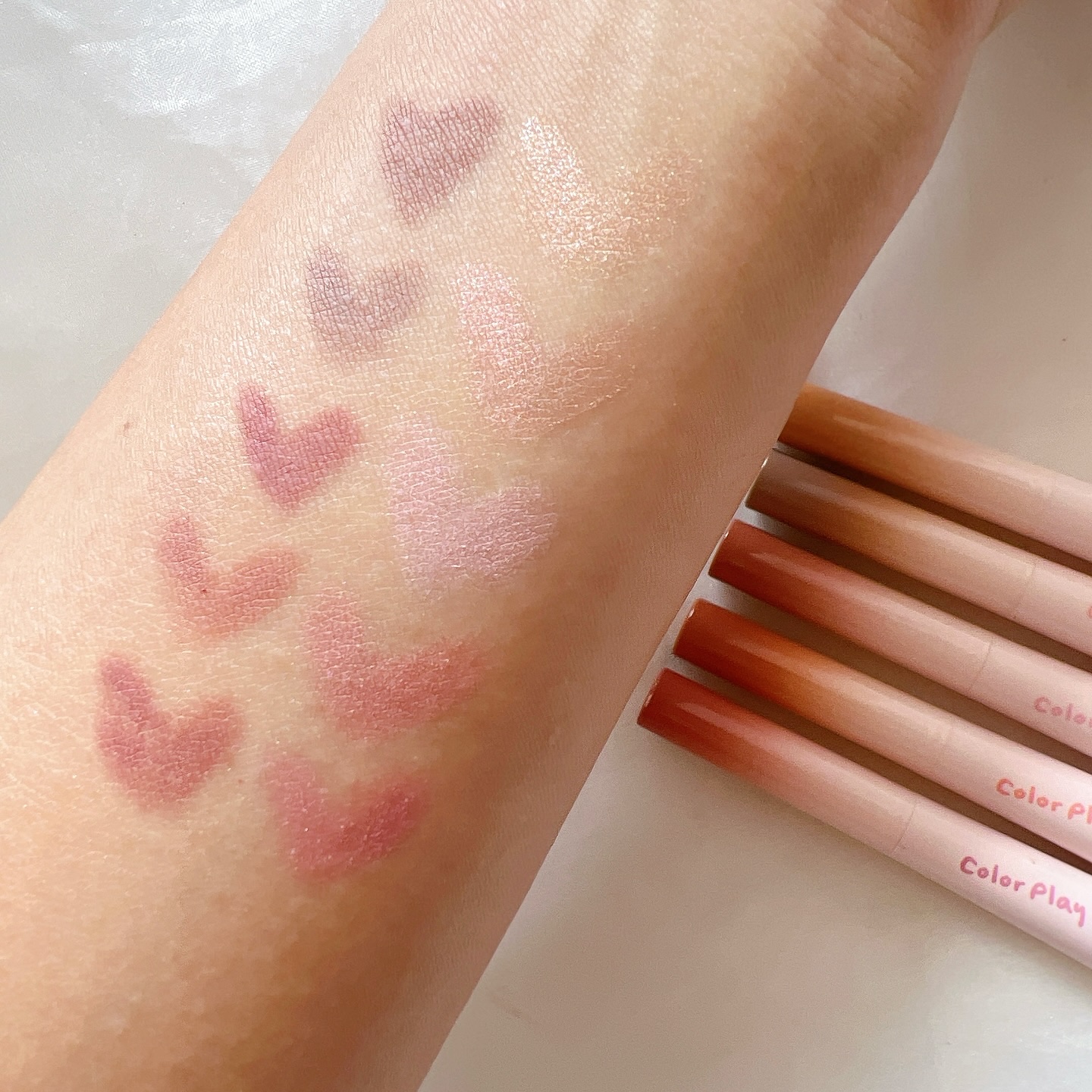 カラープレイデュアルライナー/2aN/スティックアイシャドウを使ったクチコミ（3枚目）