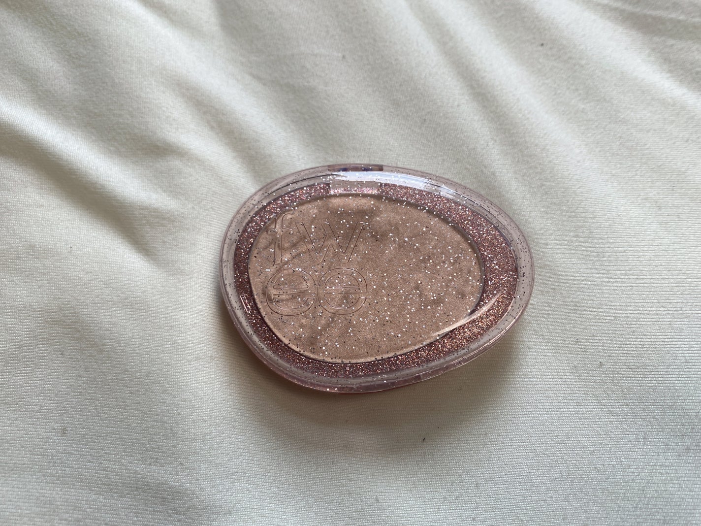 フィー グリッツストーンハイライター/fwee/パウダーハイライトを使ったクチコミ(1枚目)