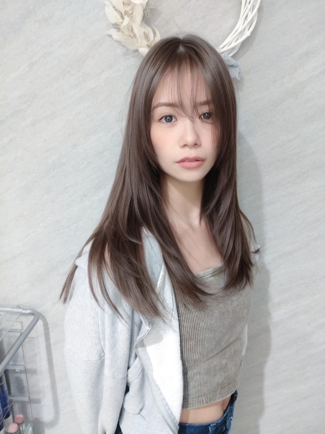 ナチュラルなロングヘア