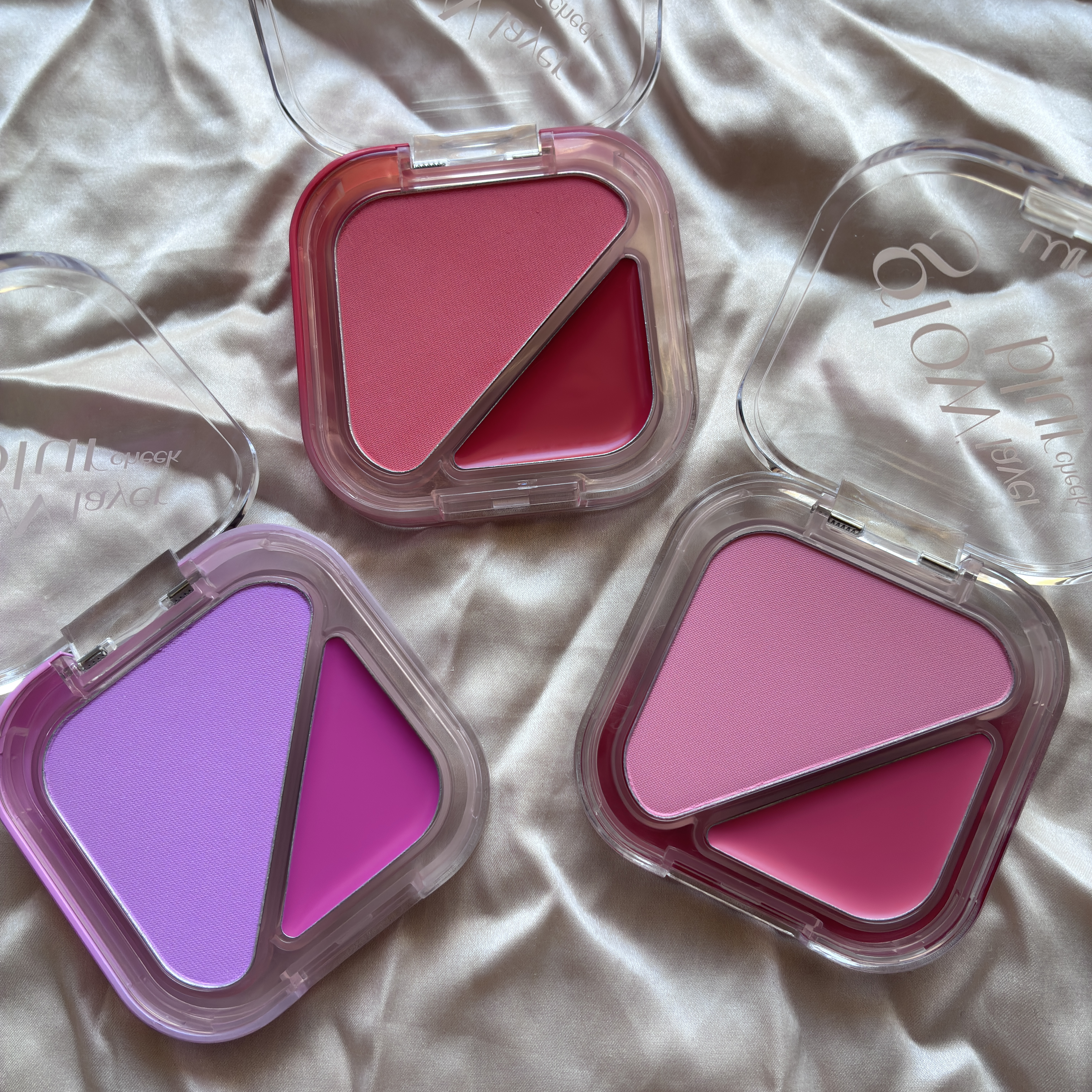 グローレイヤーブラーチーク 11 ピンクロリポップ/LUNA/パウダーチークを使ったクチコミ（2枚目）