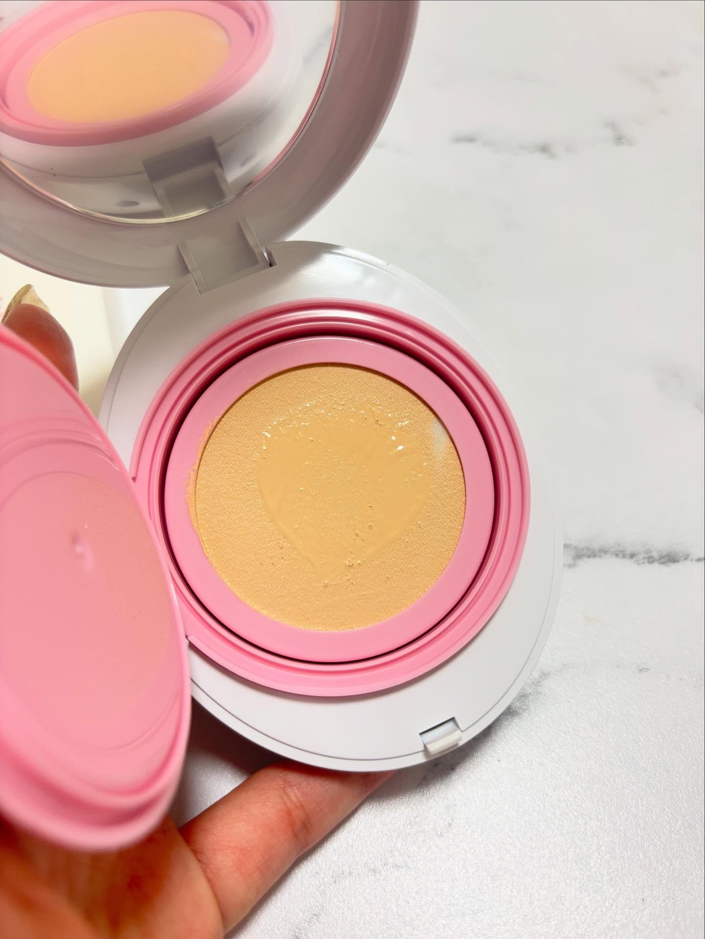 デューイーメッシュファンデーション/ASUNE /クッションファンデーションを使ったクチコミ（3枚目）