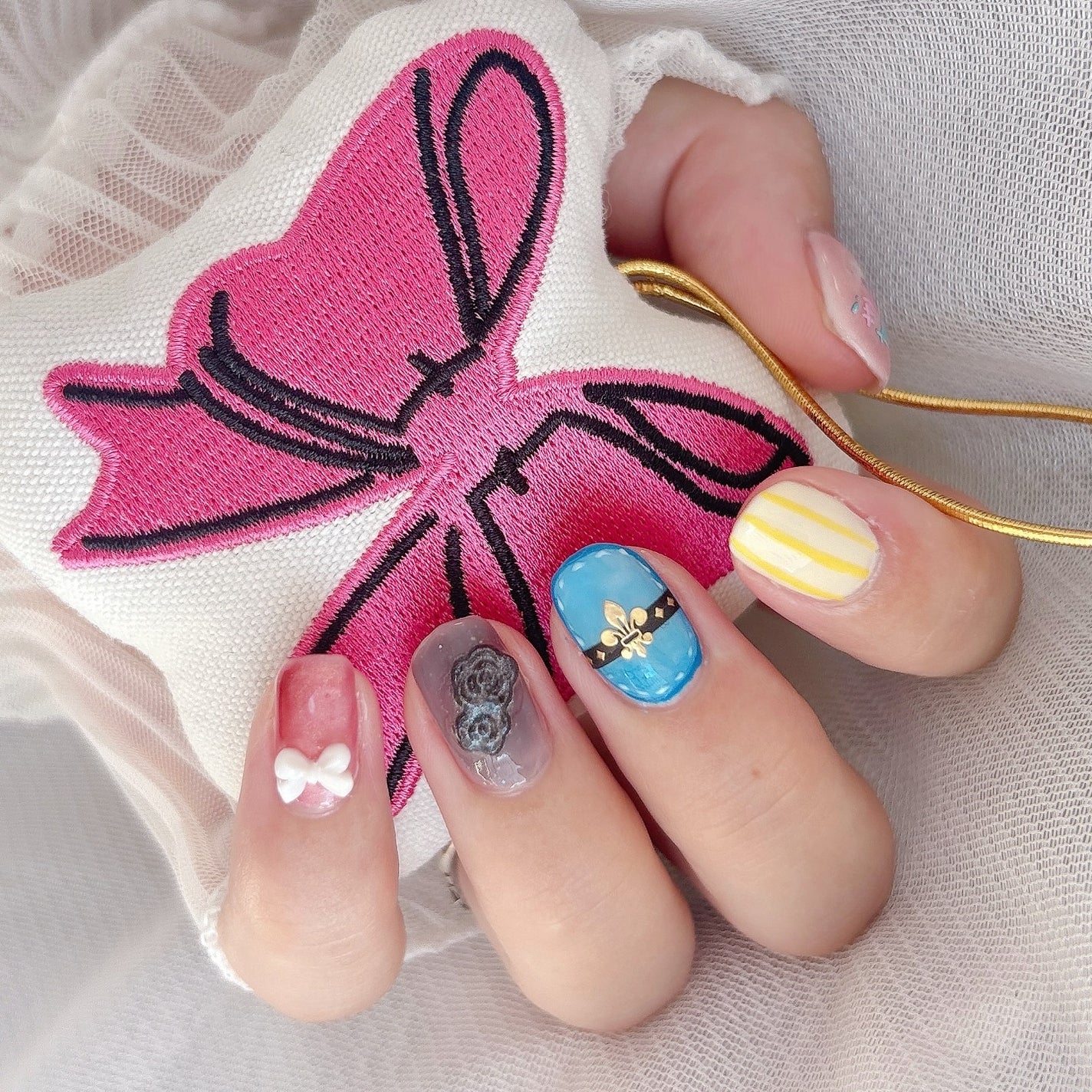 𝘼𝙮𝙪 ❦ 𝑆𝑒𝑙𝑓 𝑁𝑎𝑖𝑙 on LIPS 「❥こんばんは𓂅꙳𖤐セルフネイラーの@au_nailです♡先..」(1枚目)