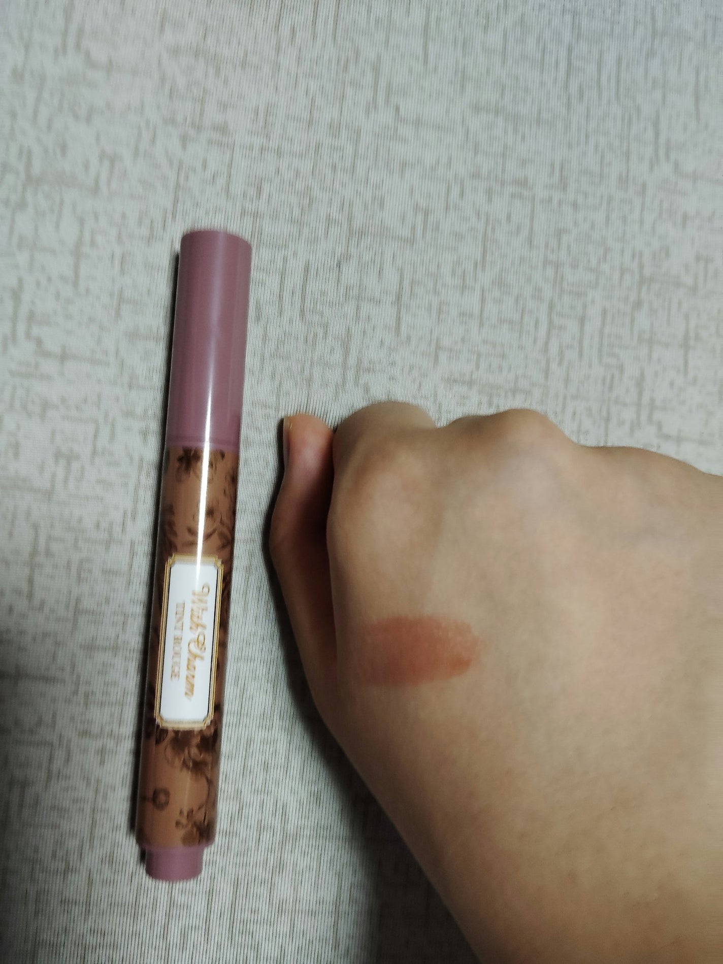 &. Wチャーム ぷっくりティント/DAISO/リップティントを使ったクチコミ(2枚目)