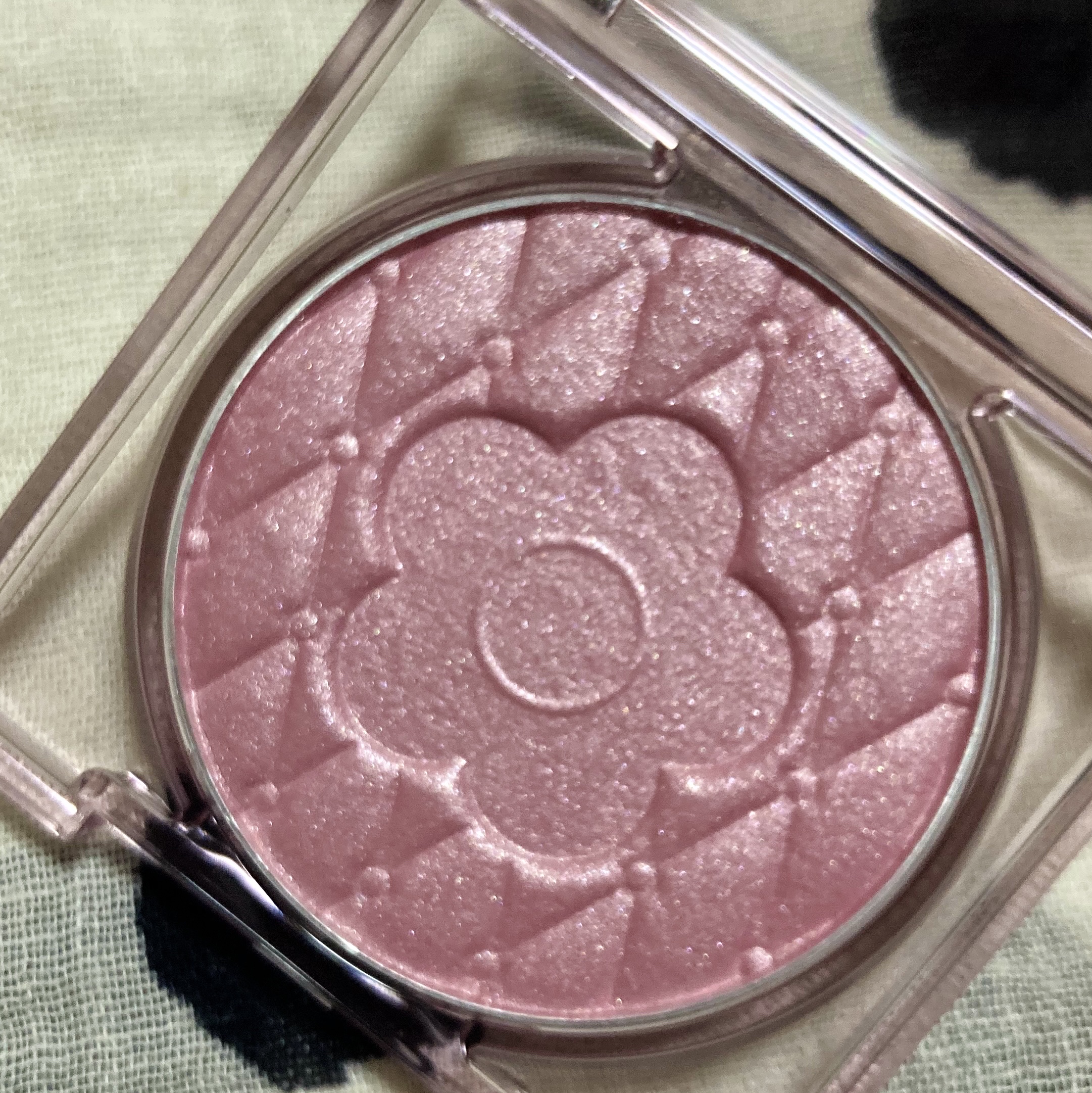 デイジードール パウダー ブラッシュ ブルーム/DAISY DOLL by MARY QUANT/パウダーチークを使ったクチコミ（2枚目）