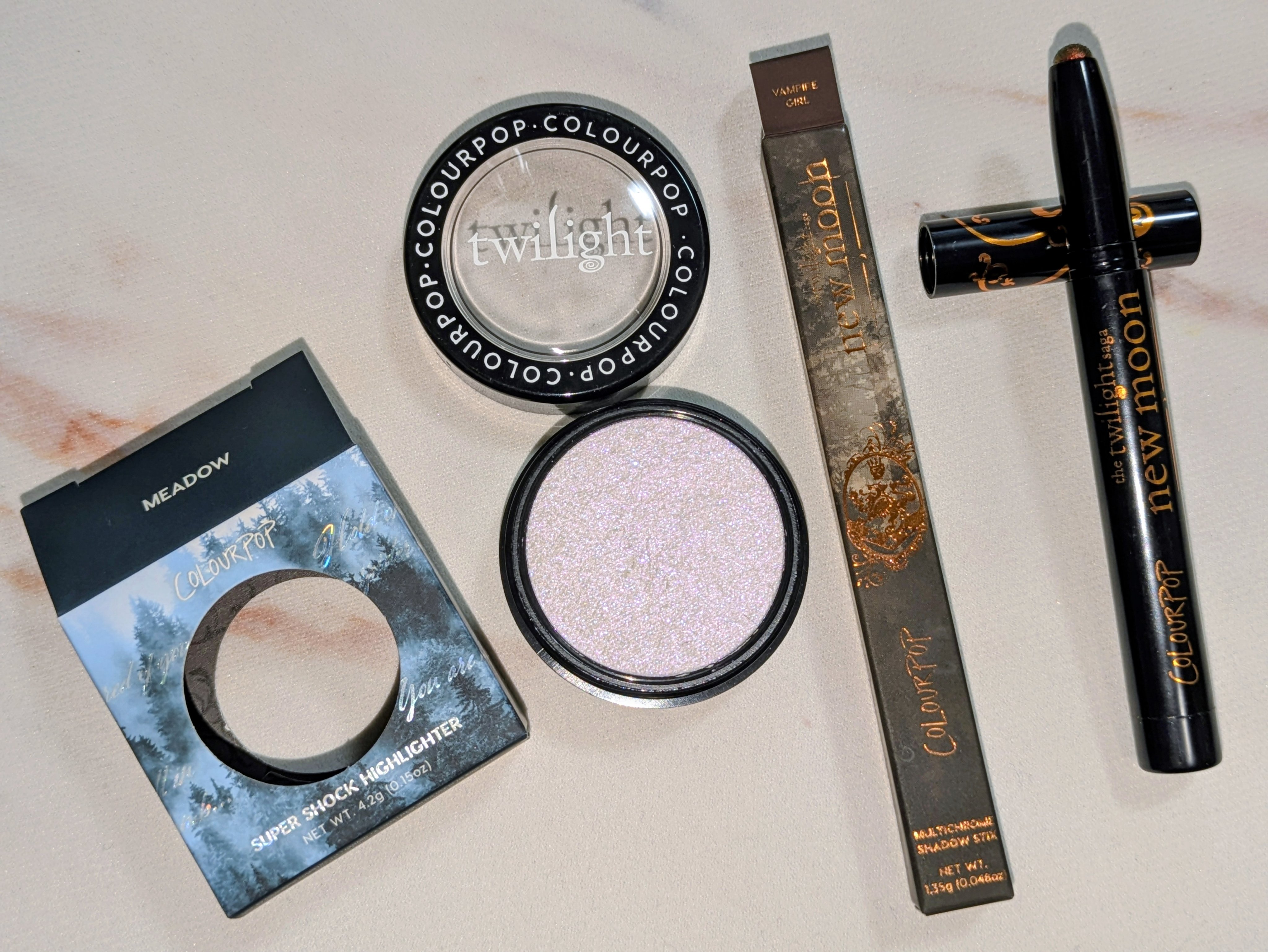 Super Shock Highlighter/ColourPop/パウダーハイライトを使ったクチコミ（1枚目）