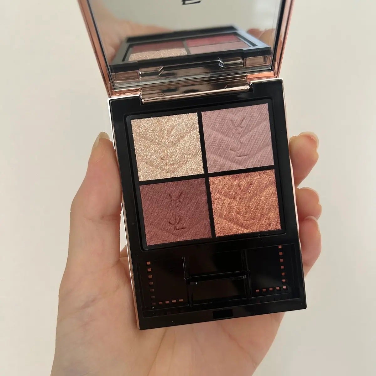 うさ団子@フォロバします on LIPS 「#コスメ購入品YSLクチュールミニクラッチ 825バーニングデ..」(3枚目)