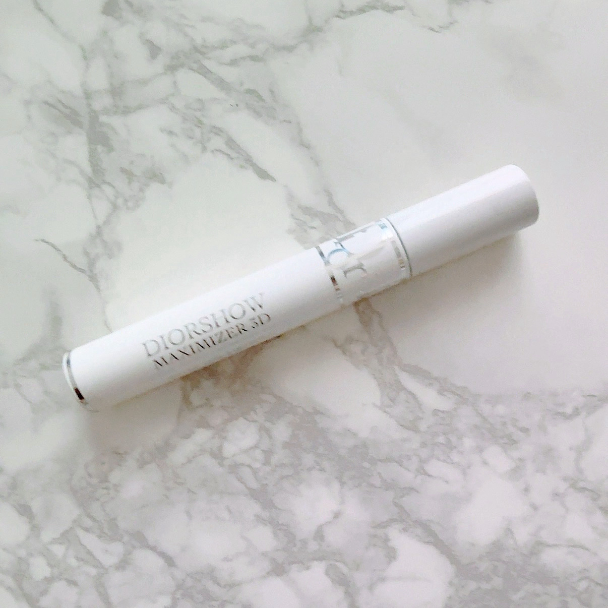 ブラシ大きくて塗りにくそうだし、白いベースは塗りつぶすの面倒だしとか思いながらずっと手を出さなかったけど、、

長く使ってたベースに飽きてしまい
ついに買ってみたのです！

本当今さらながらだけど良かった😂
下まつ毛にしか使わないけどマス