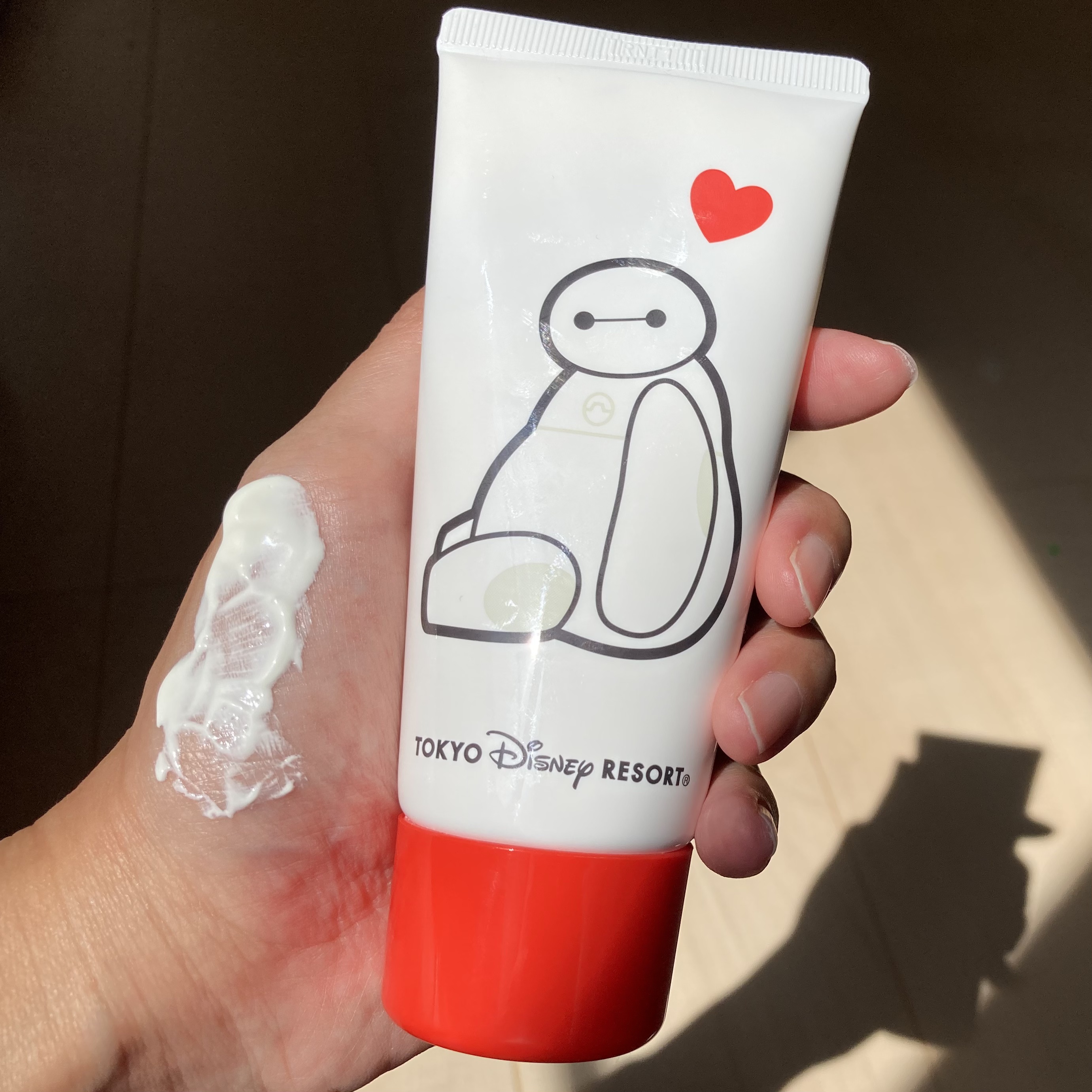 うっかり日焼け止め塗り忘れた…
ディズニーで買いました。
けっこう白くなる。

#残暑を乗り切る鉄板ベース 