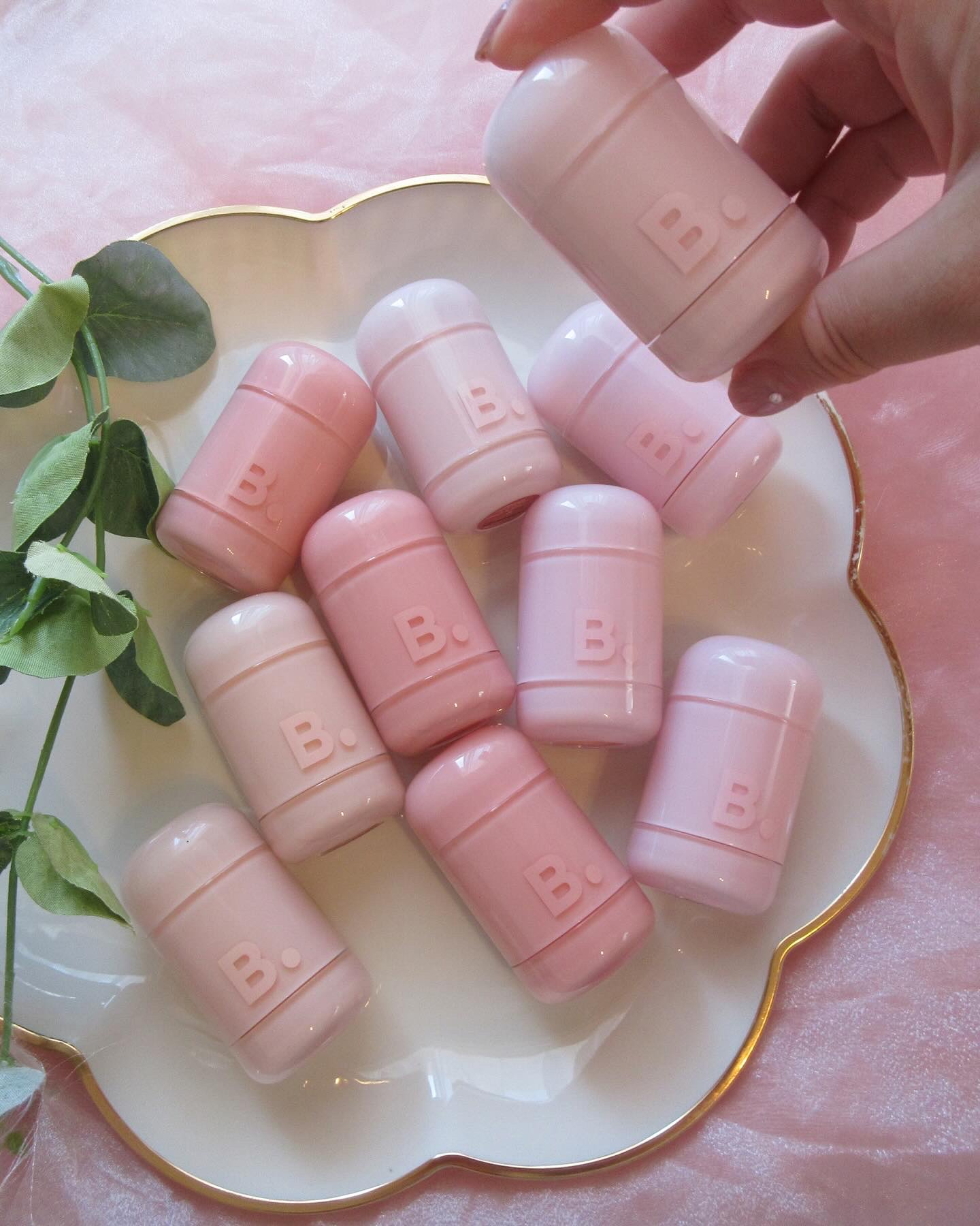 バニラコ ロマンティック ブラッシュ リップ＆チーク 16 メロウネス/BANILA CO/口紅を使ったクチコミ（1枚目）