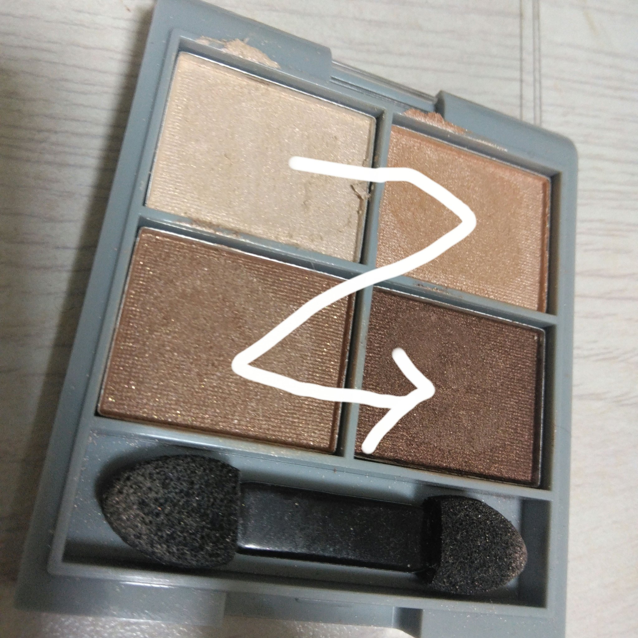 &. アイシャドウパレット/DAISO/アイシャドウパレットを使ったクチコミ（2枚目）