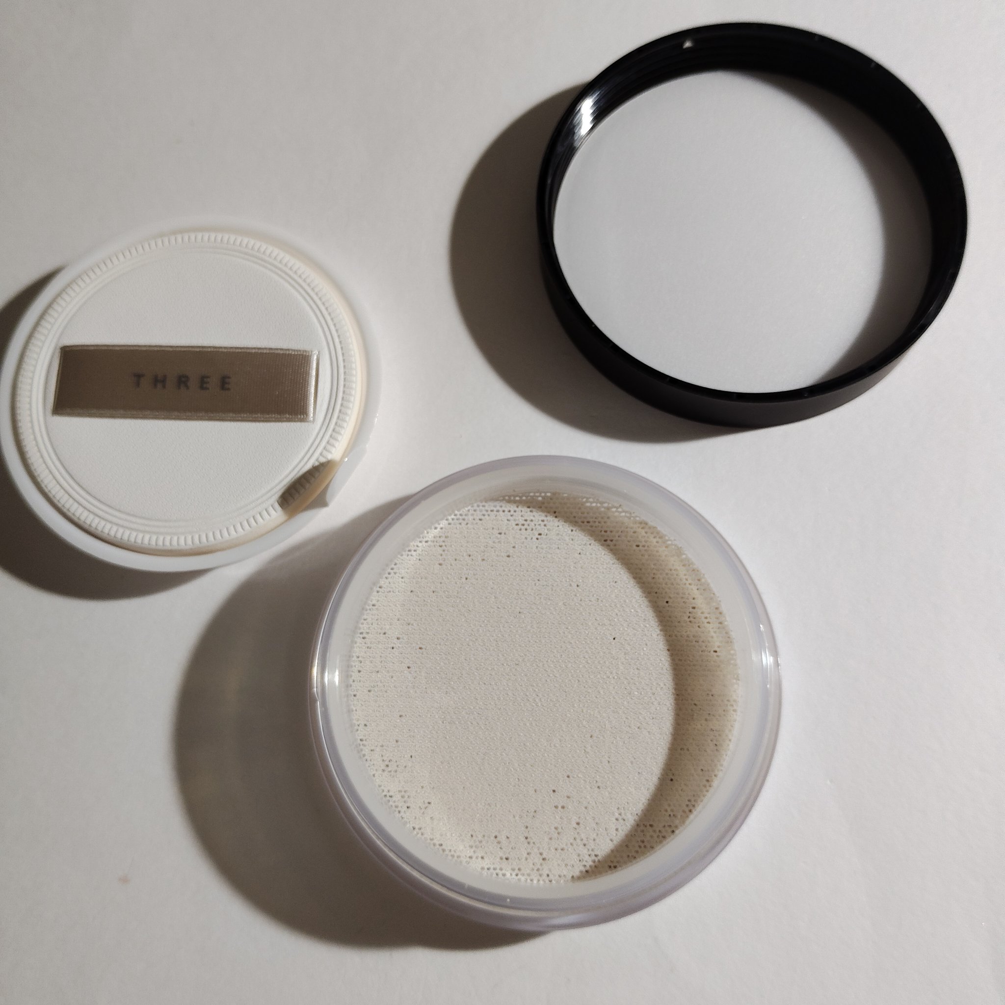 アドバンスドエシリアルスムースオペレーター ルースパウダー 02 グローマット/THREE/ルースパウダーを使ったクチコミ（2枚目）