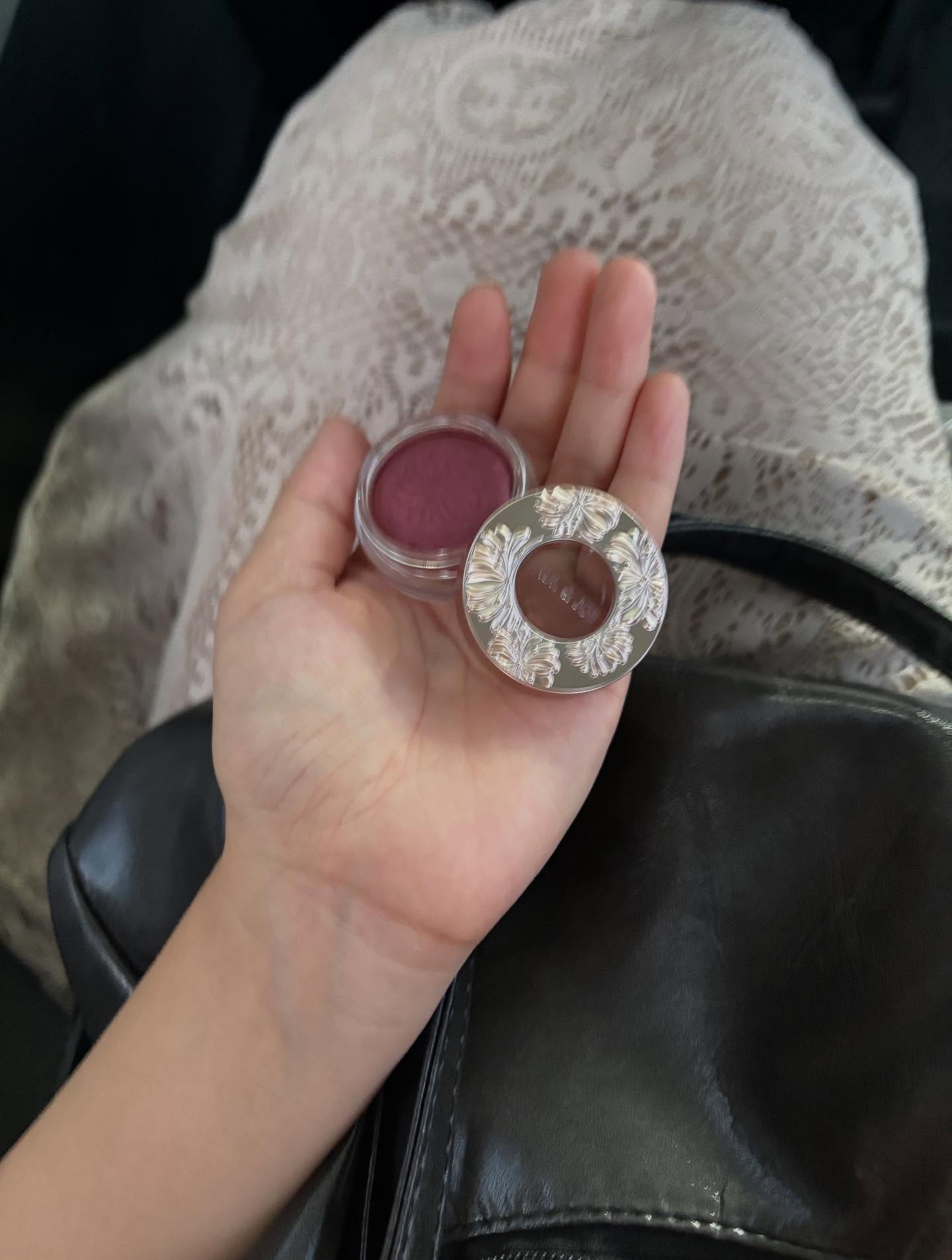 ポール & ジョー シマリング アイカラー 08 フランボワーズ リュバン/PAUL & JOE BEAUTE/単色アイシャドウを使ったクチコミ（2枚目）