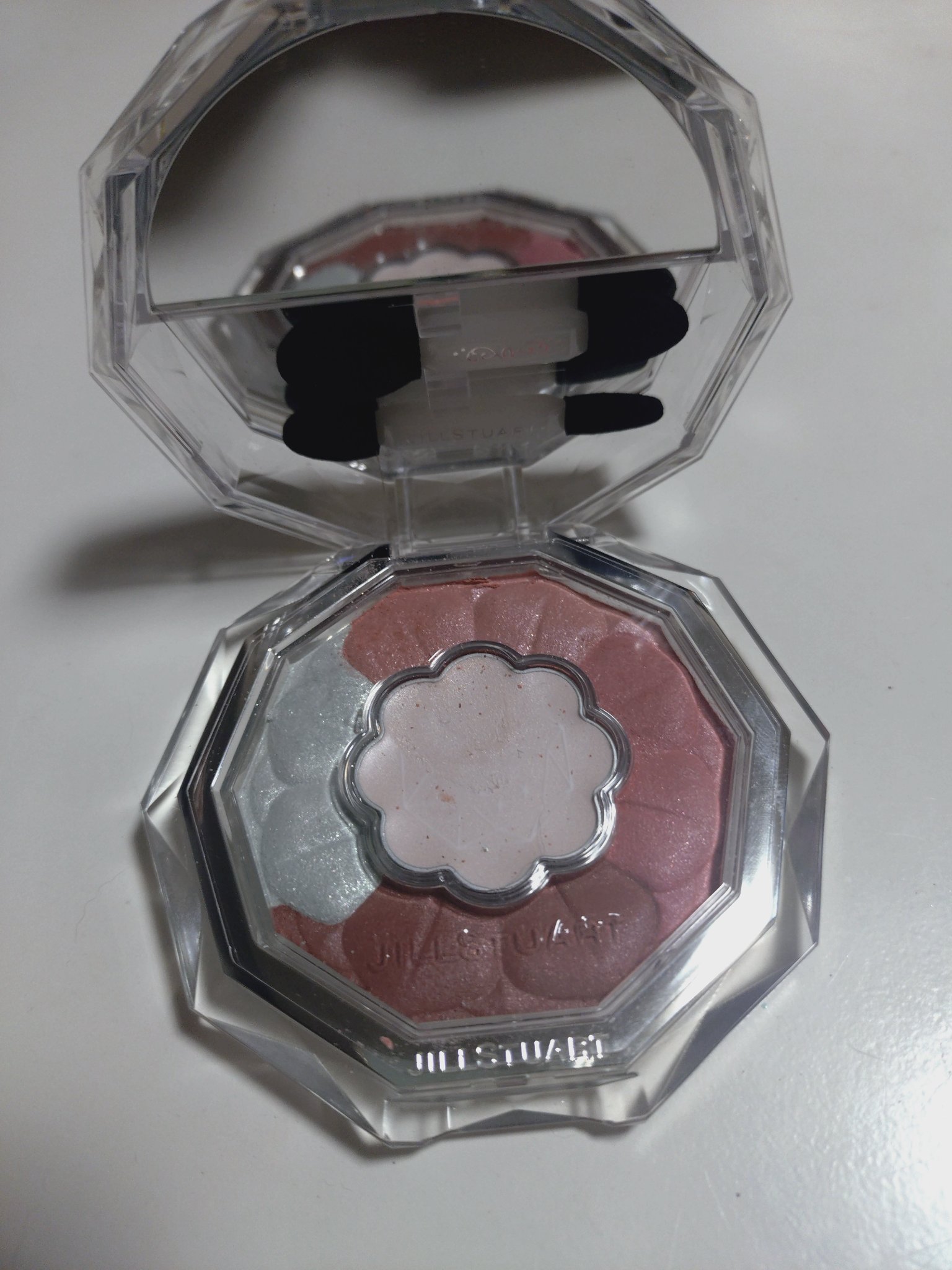 ジルスチュアート ブルームクチュール アイズ/JILL STUART/アイシャドウパレットを使ったクチコミ（1枚目）