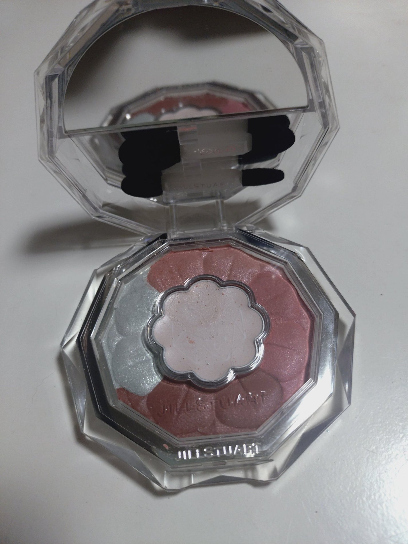 ジルスチュアート ブルームクチュール アイズ/JILL STUART/アイシャドウパレットを使ったクチコミ(1枚目)