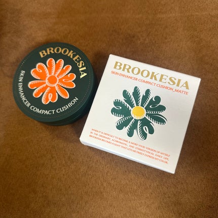 スキンエンハンサー コンパクト クッション (マット) #4 ダークベージュ/BROOKESIA/クッションファンデーションの画像
