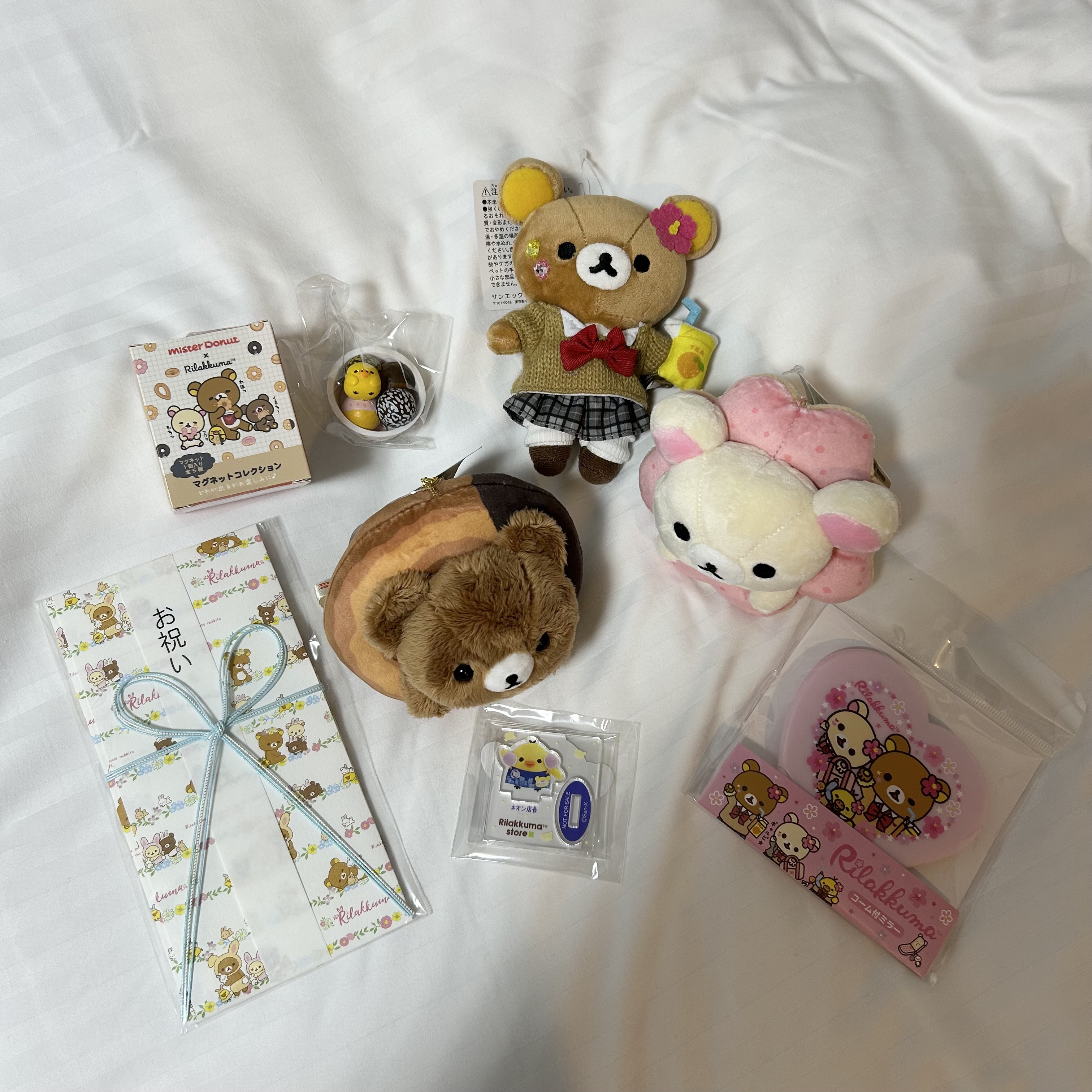 私の推し活💗

大好きなリラックマのグッズを求めて
名古屋の高島屋のリラックマ ストアへ
行ってきました❕🌟

9/6〜先着順でノベルティも貰えました！

11時過ぎに行ったら整理券なくなってて
次の12時前に行ったら入店まで長蛇の列で