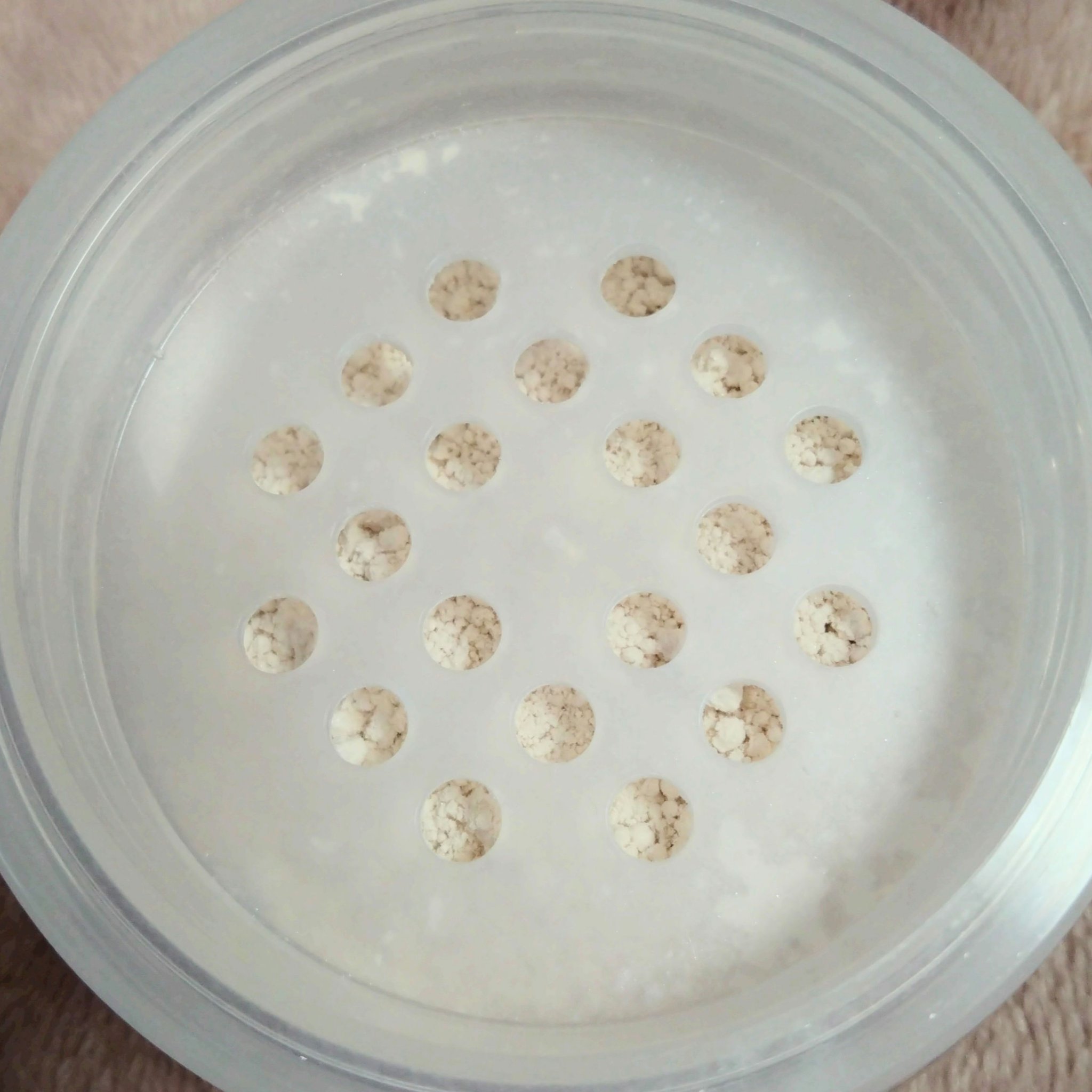 エッセンスグロウキープパウダー/マキアージュ/ルースパウダーを使ったクチコミ（2枚目）