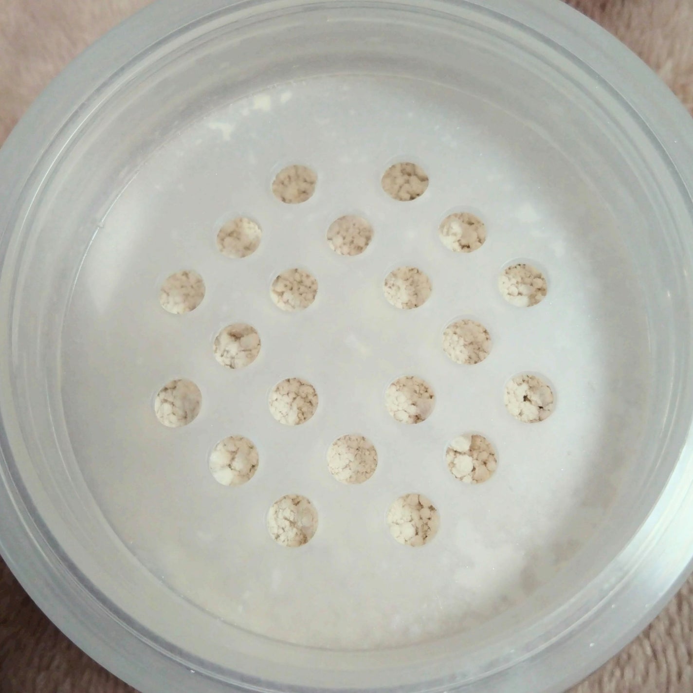 エッセンスグロウキープパウダー/マキアージュ/ルースパウダーを使ったクチコミ(2枚目)