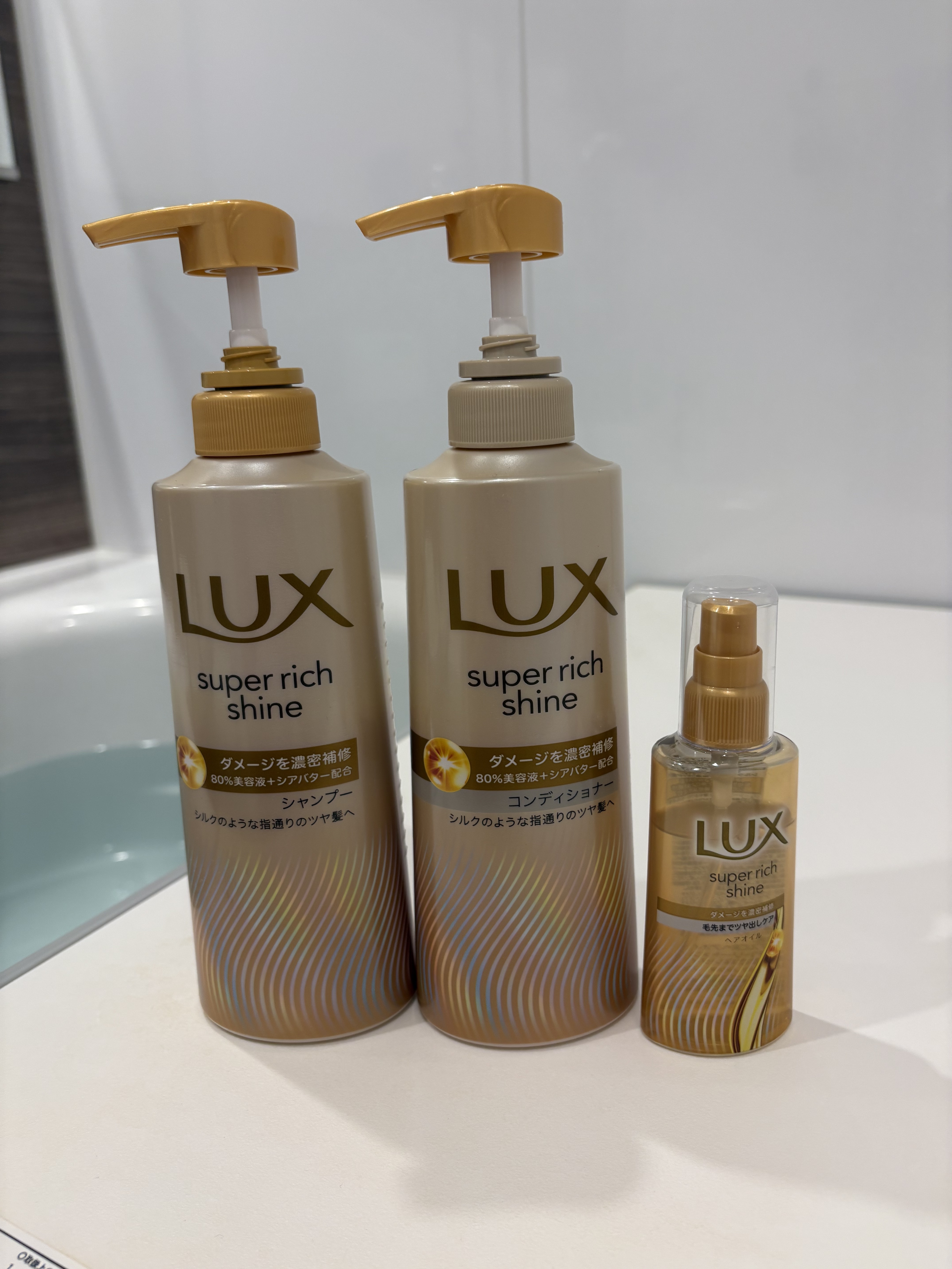 ラックススーパーリッチシャインダメージリペア補修ヘアオイル/LUX/ヘアオイルを使ったクチコミ（1枚目）