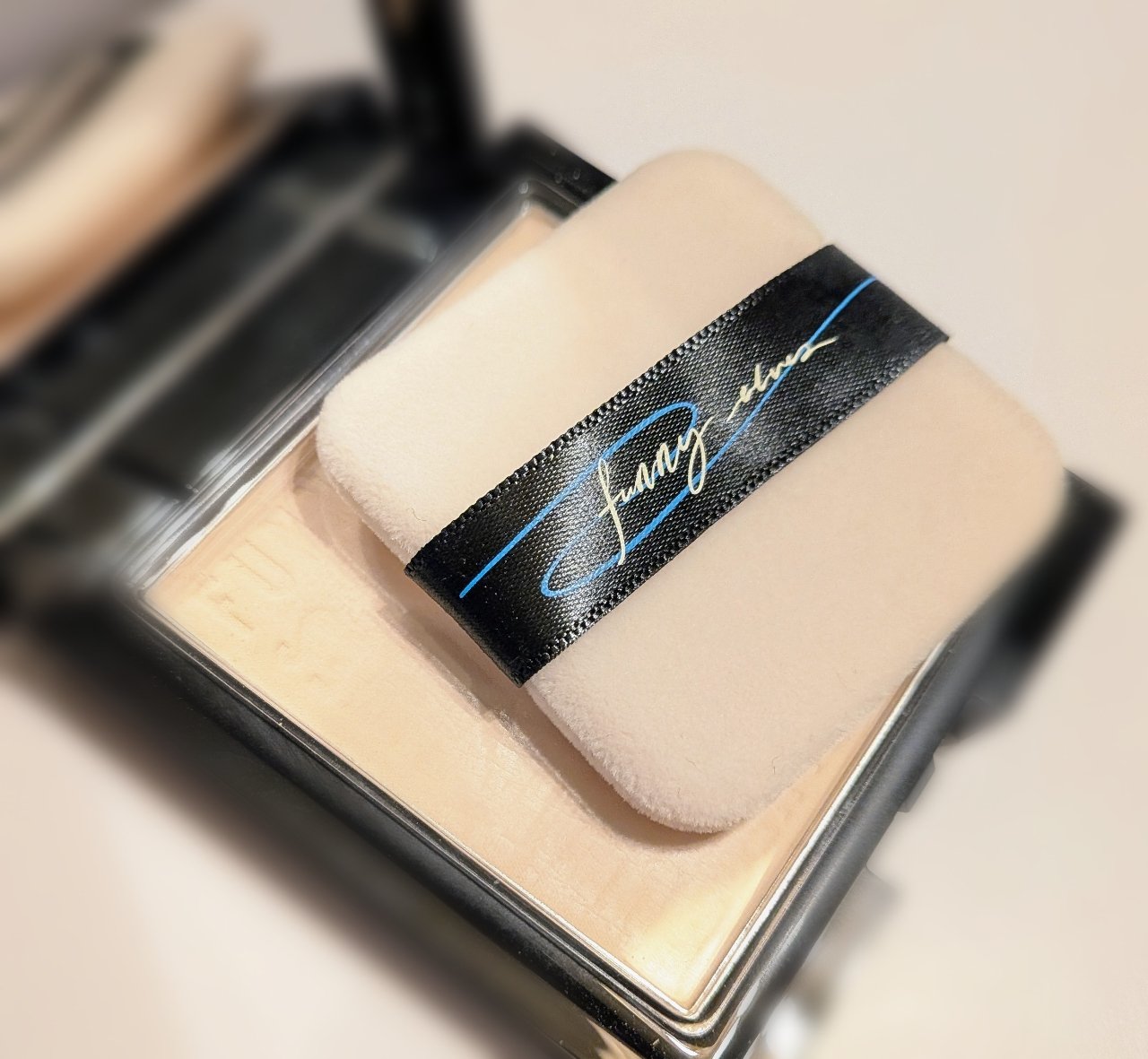 UVソフトマットプレストパウダー/FUNNY ELVES方里/プレストパウダーを使ったクチコミ（2枚目）