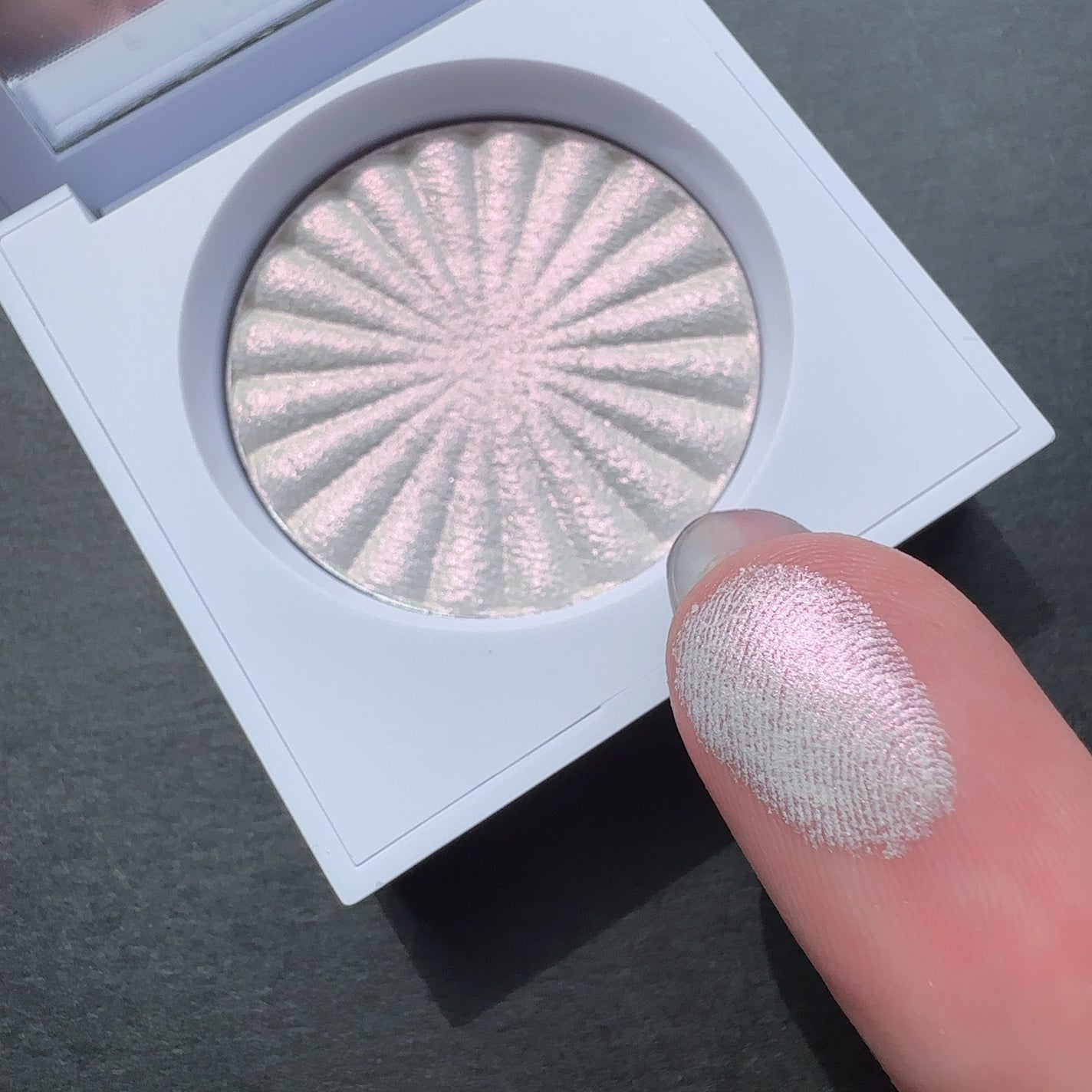 OFRA mini Highlighter/Ofra Cosmetics/パウダーハイライトを使ったクチコミ(4枚目)