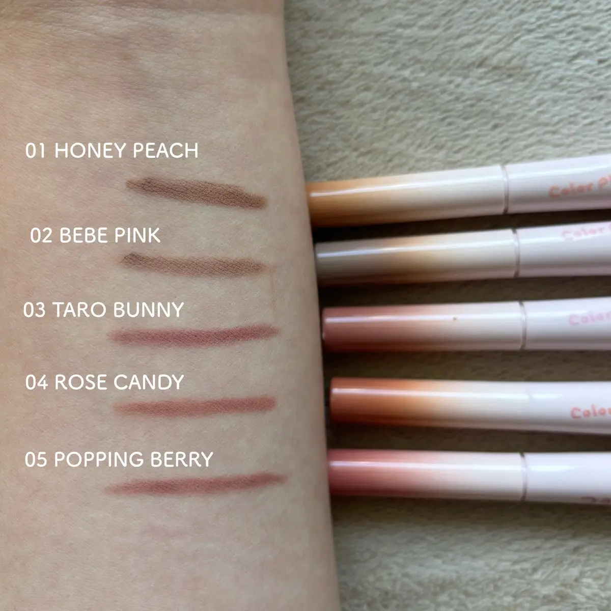 カラープレイデュアルライナー/2aN/スティックアイシャドウを使ったクチコミ（2枚目）