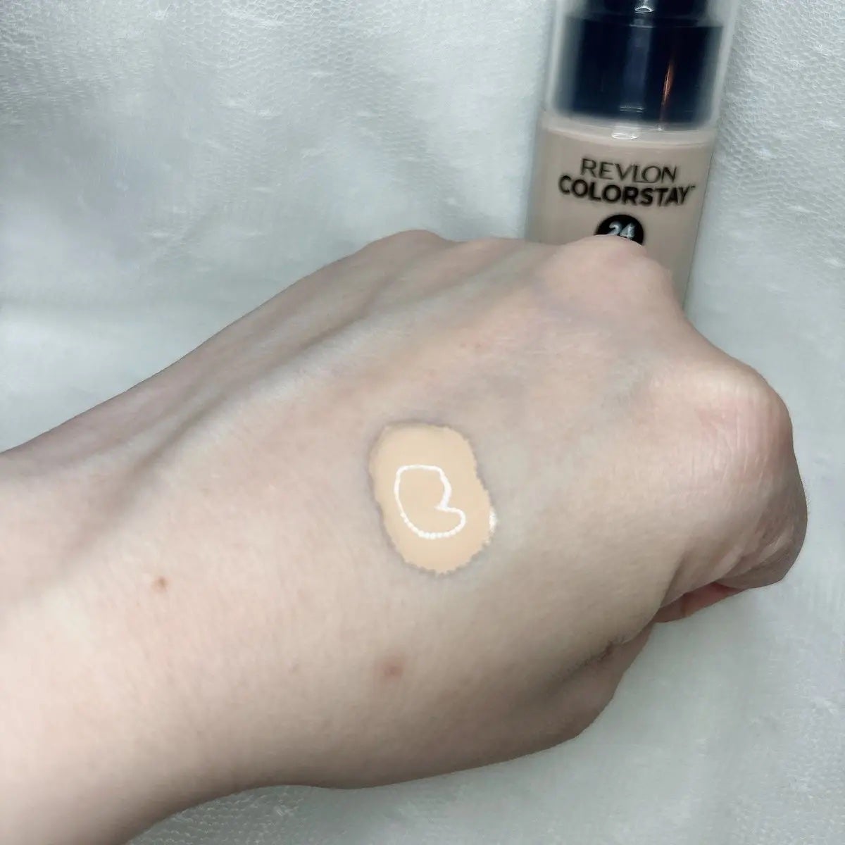 カラーステイ ロングウェア メイクアップ/REVLON/リキッドファンデーションを使ったクチコミ(2枚目)