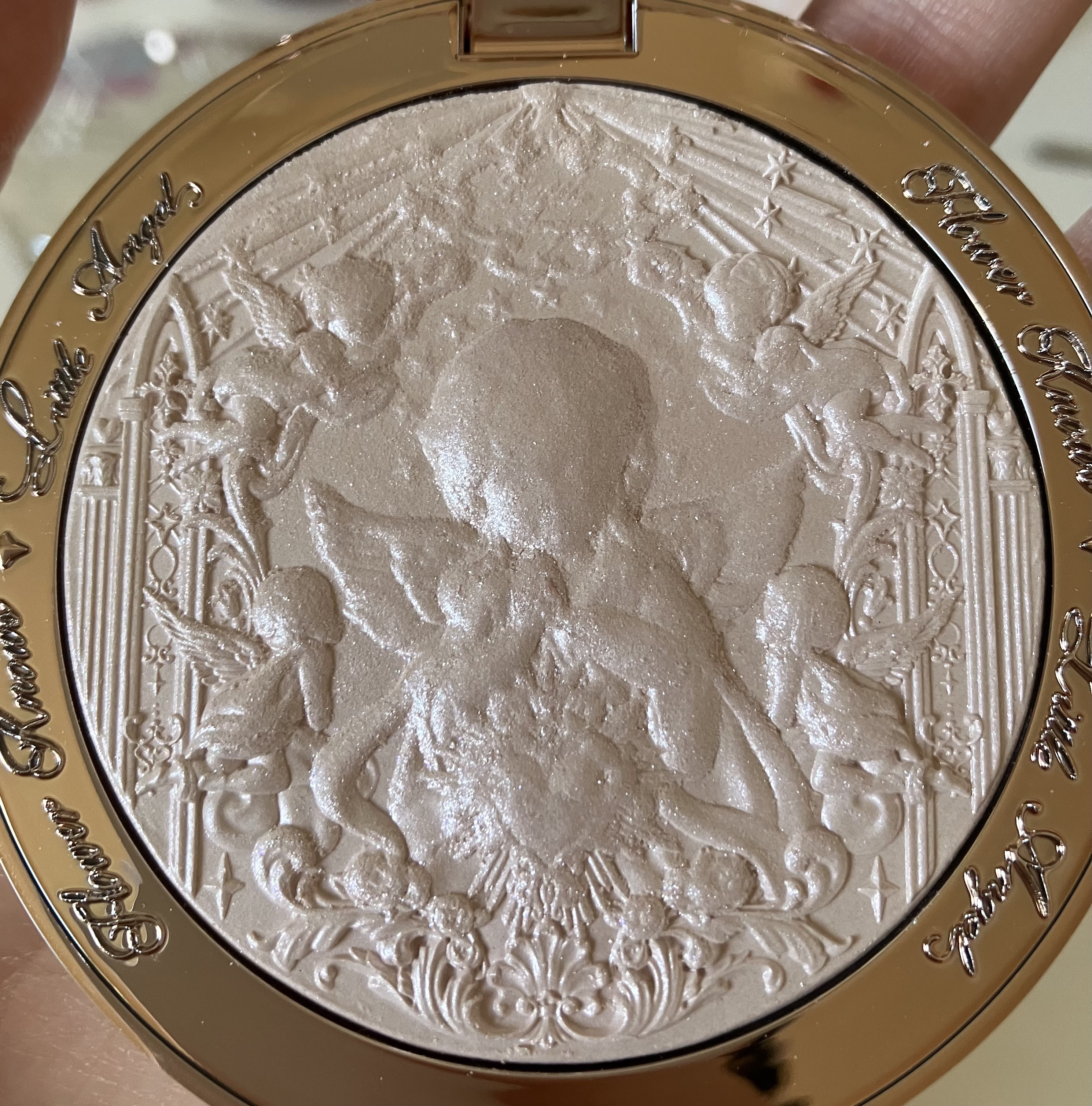 フラワーノーズ リトルエンジェルコレクション ハイライター L01 Eros's Fable (愛神寓言)/FlowerKnows/パウダーハイライトを使ったクチコミ（1枚目）