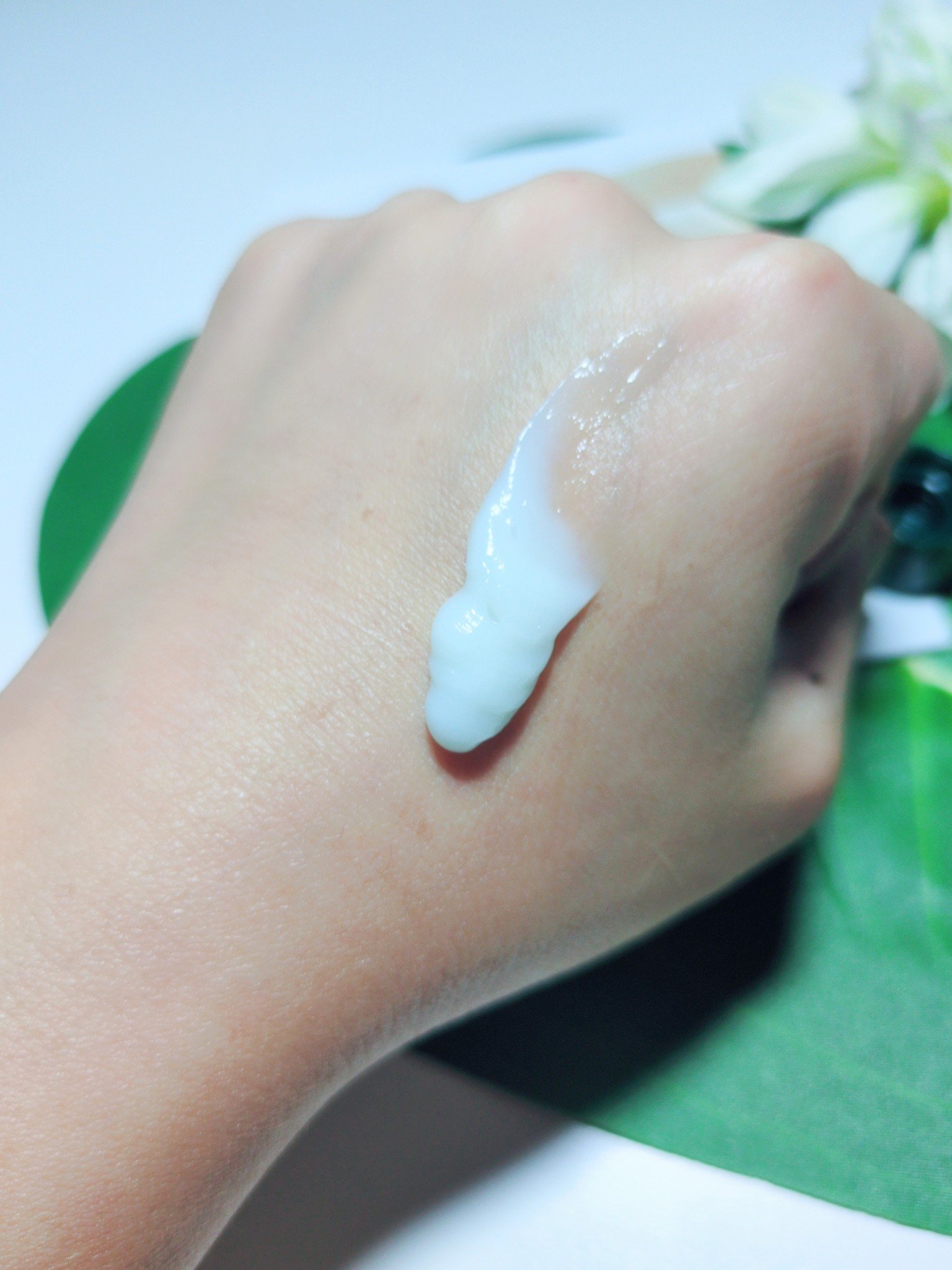 マニュアン/カシー ボザール マニュアン/ハンドクリームを使ったクチコミ（2枚目）