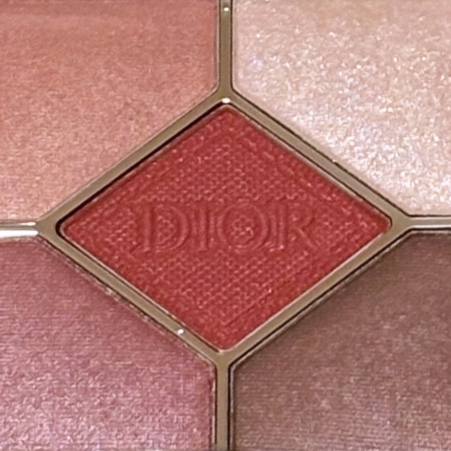 ディオールショウ サンク クルール 879 ルージュ トラファルガー/Dior/アイシャドウを使ったクチコミ（2枚目）