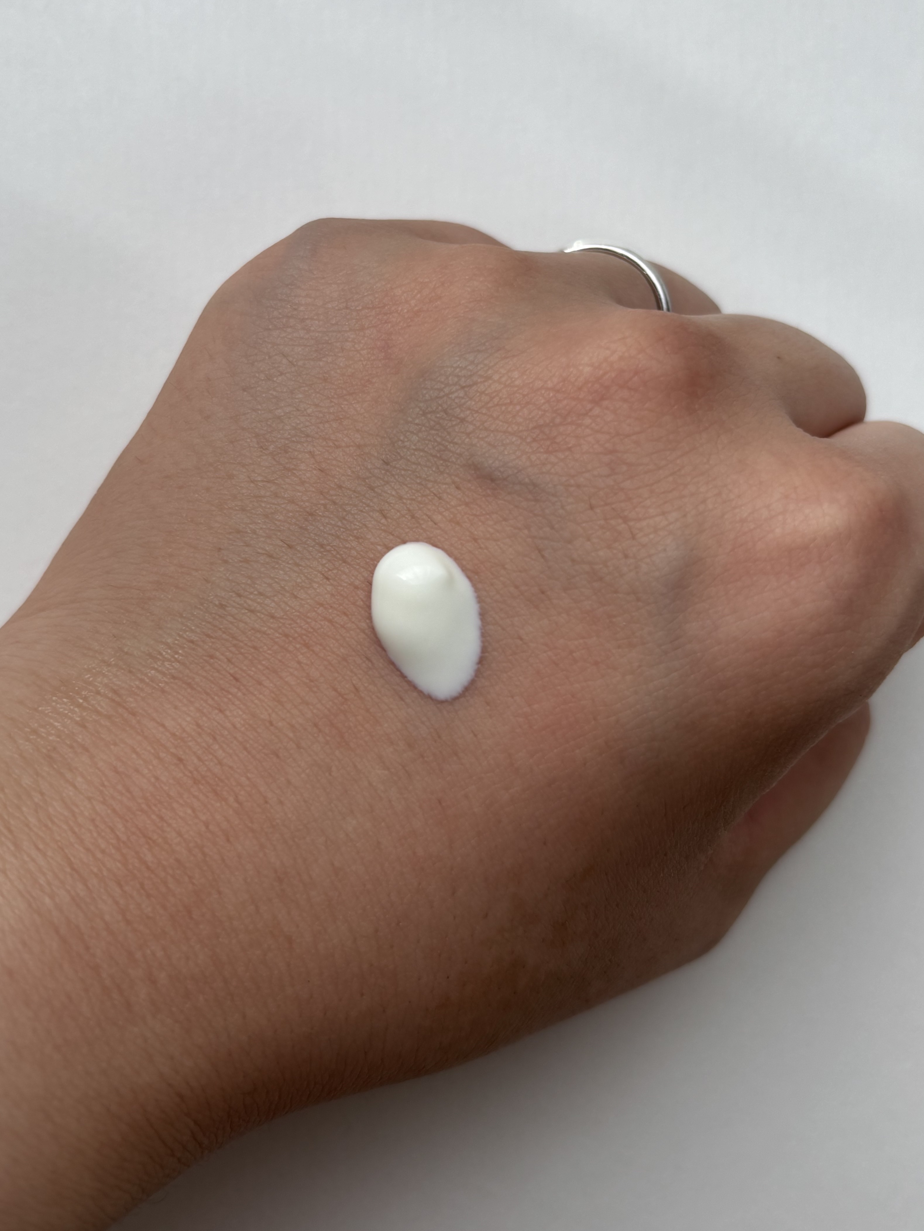 ヒアルーシカ ウォーターフィット サンセラム/SKIN1004/日焼け止めローションを使ったクチコミ（2枚目）