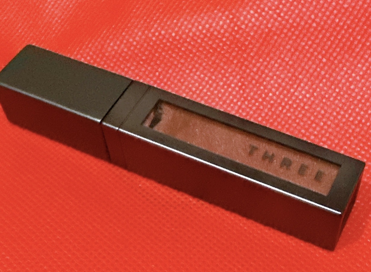 THREE ユナイテッドフルイドアイカラー S03 ONE PLUS ONE/THREE/リキッドアイシャドウを使ったクチコミ（1枚目）