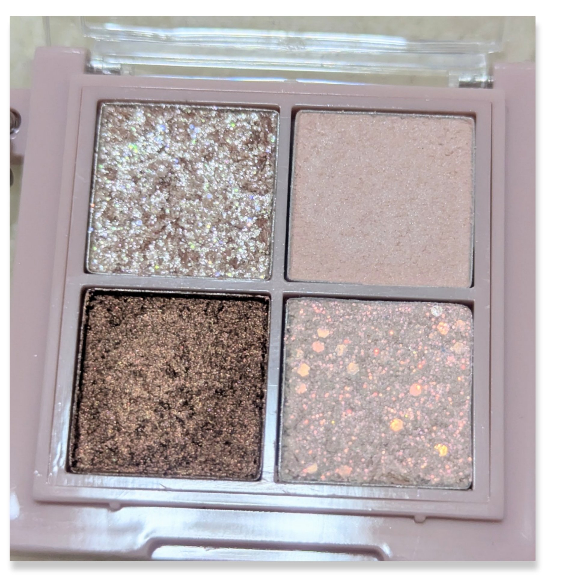 KM チェーン付きティンクルアイシャドウパレット/Kyumme/アイシャドウパレットを使ったクチコミ（3枚目）