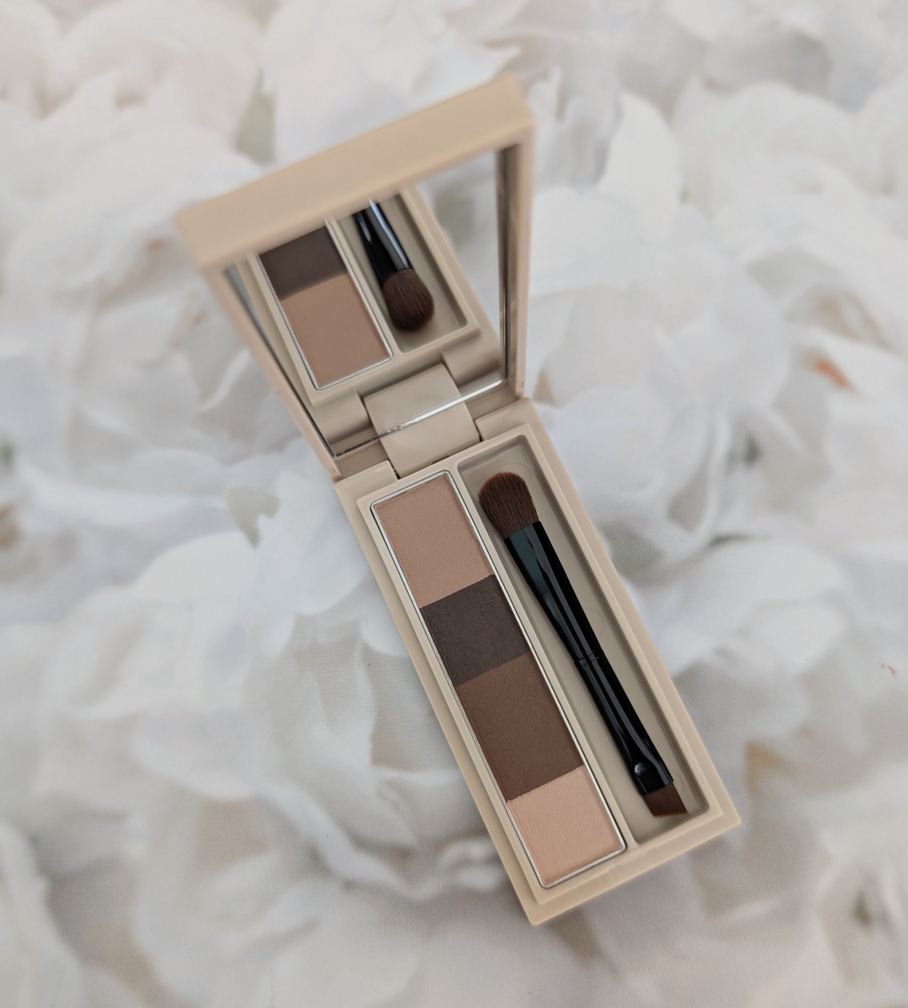 フラッフデザイン アイブロウパウダー/Visée/パウダーアイブロウを使ったクチコミ（1枚目）